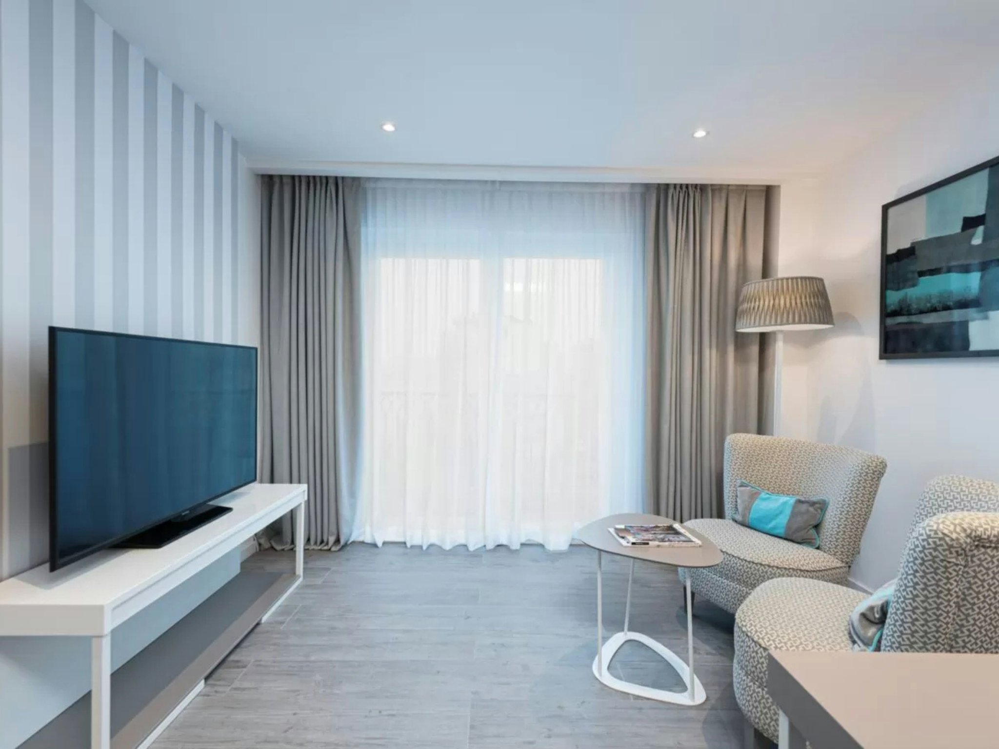 6ZmMeqDjekWgpRHJCbiCSg_Juliani_Suites_Sea_View_(5)_S