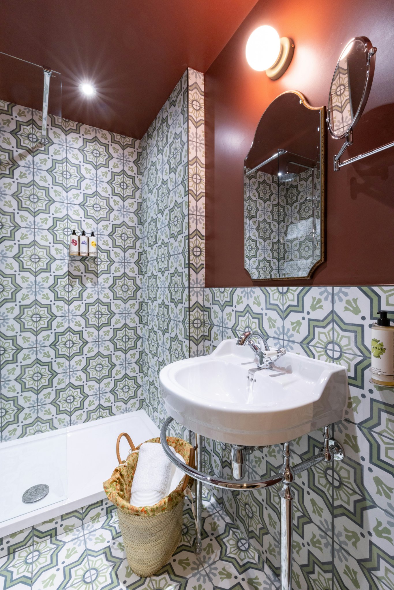 2eGTDAbxnkuHH67o3zmJbQ_Comfy_Bathroom_(1)_S
