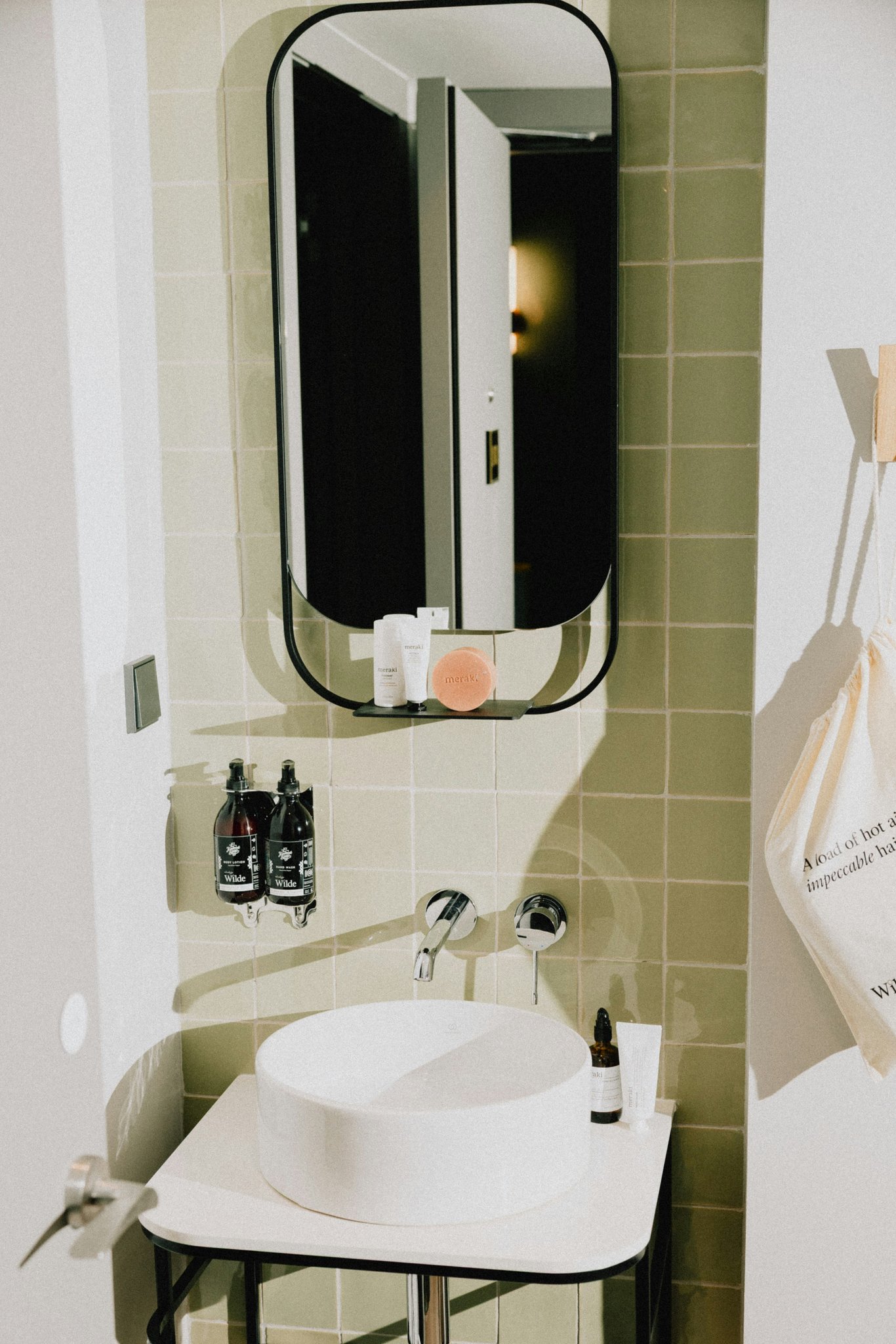 VmjDKwKD0e8lynehkTCCw_Bathrooms-8165_S