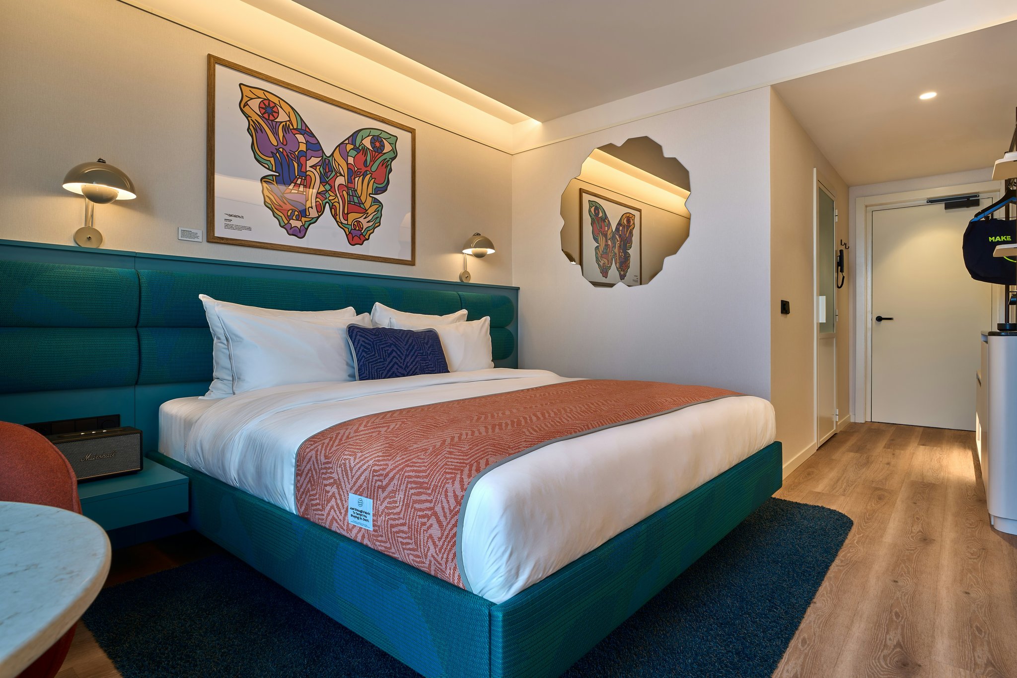 b1q6thY0WzqektgPVhkg_Barcelona_Interior_Brand-Layer-Signa_S