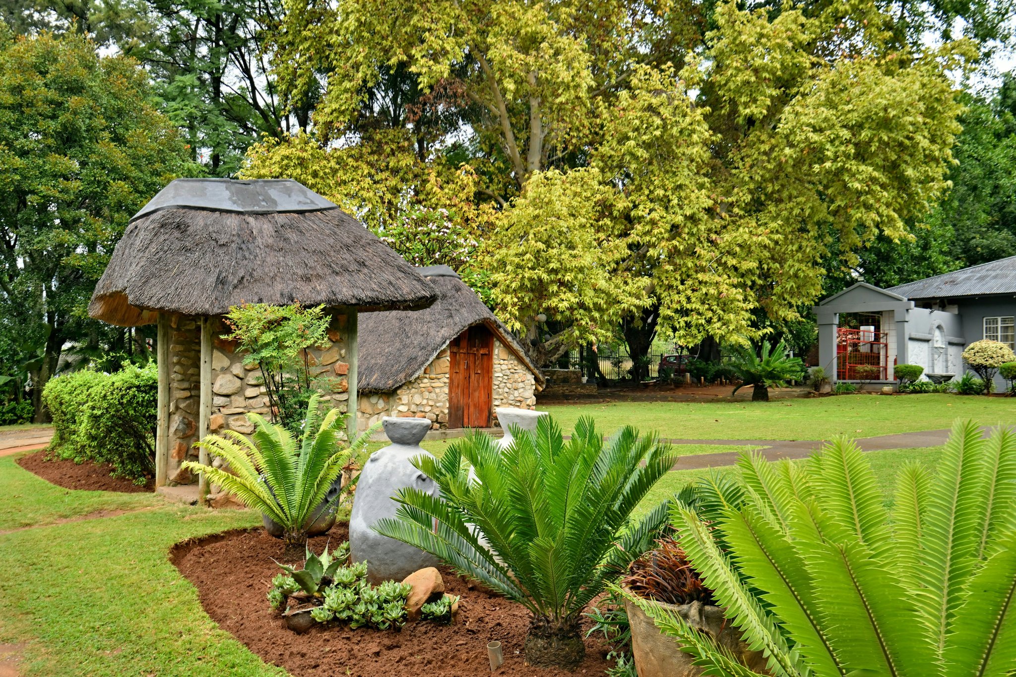 4NAiIJOTQkeVA6WeLpDhDA_Bon_General_Rustenburg_(4)_S