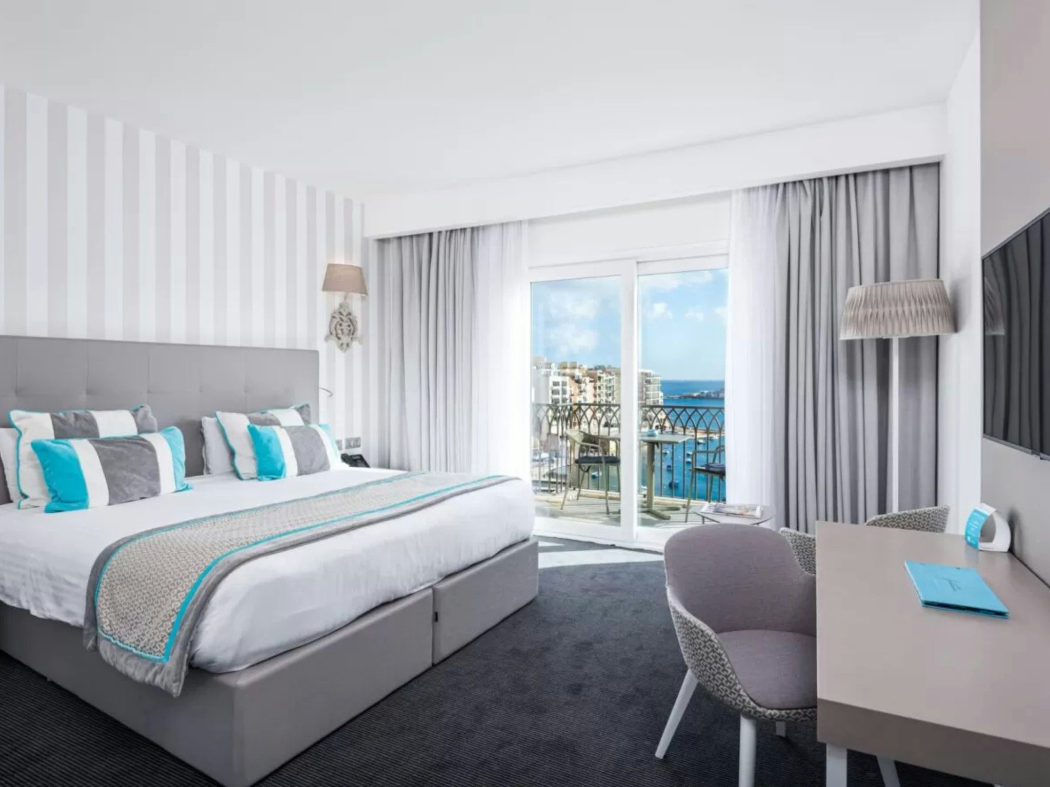 vB9nz8ajOkil9lloGXSEbA_Deluxe_Sea_View_(2)_S