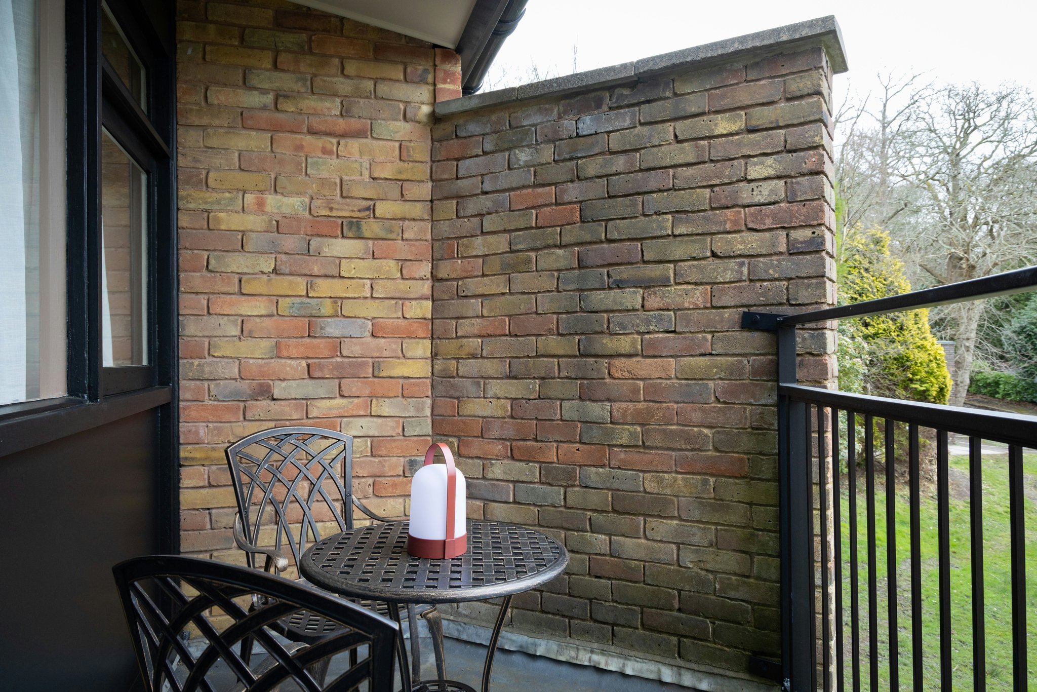 JmqRY9sGUi7A18CAdUwRw_Balcony_(2)_S