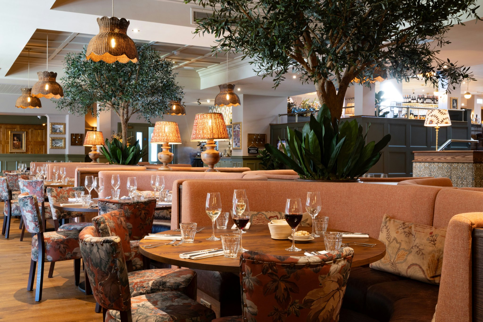 yx25fIMlZkOx6ygKgOgVRA_Bar_-_Resturant_(29)_S