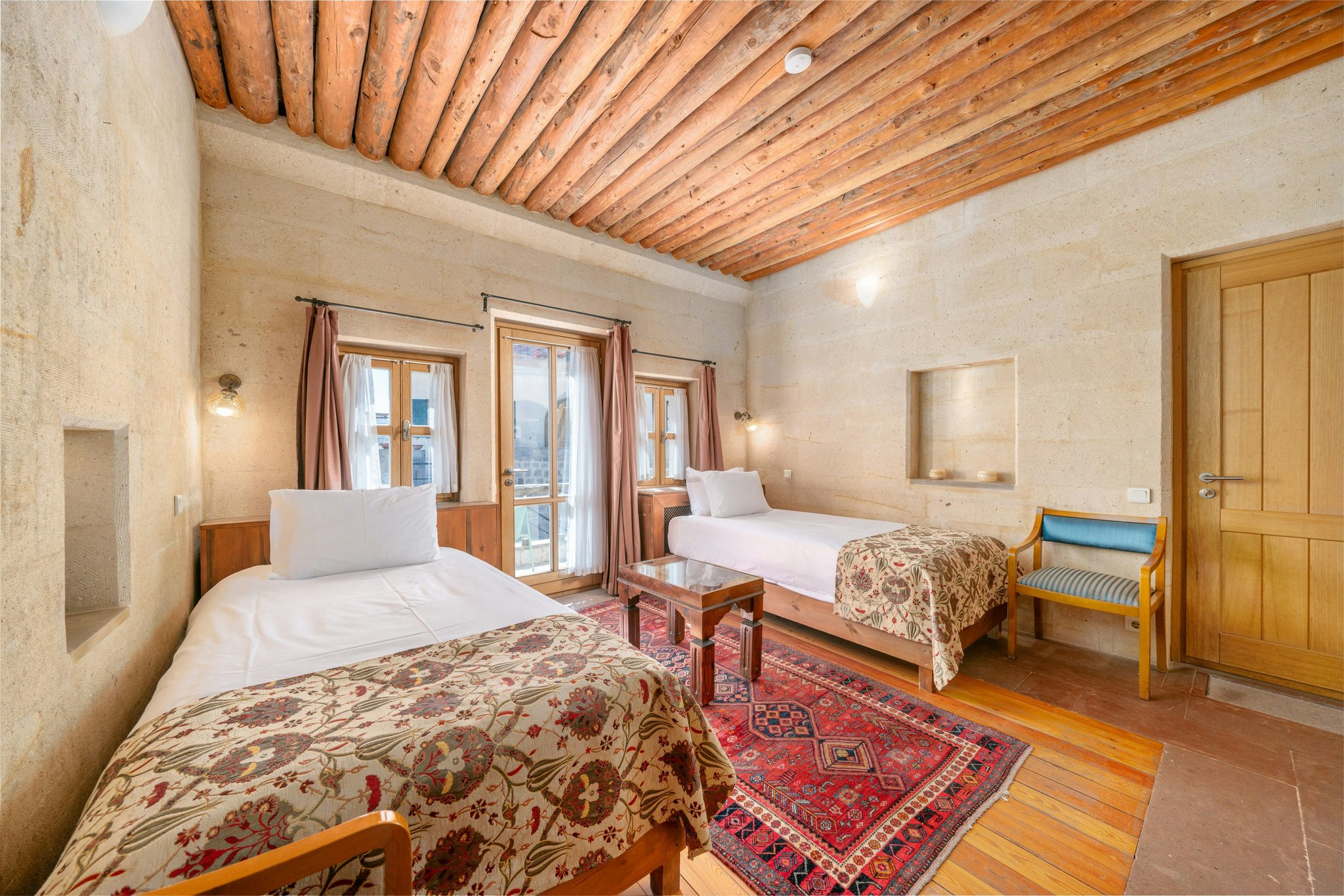 u5zznexZNE6ykhO2Ad1ZnA_Deluxe_Room_with_balcony_6_S