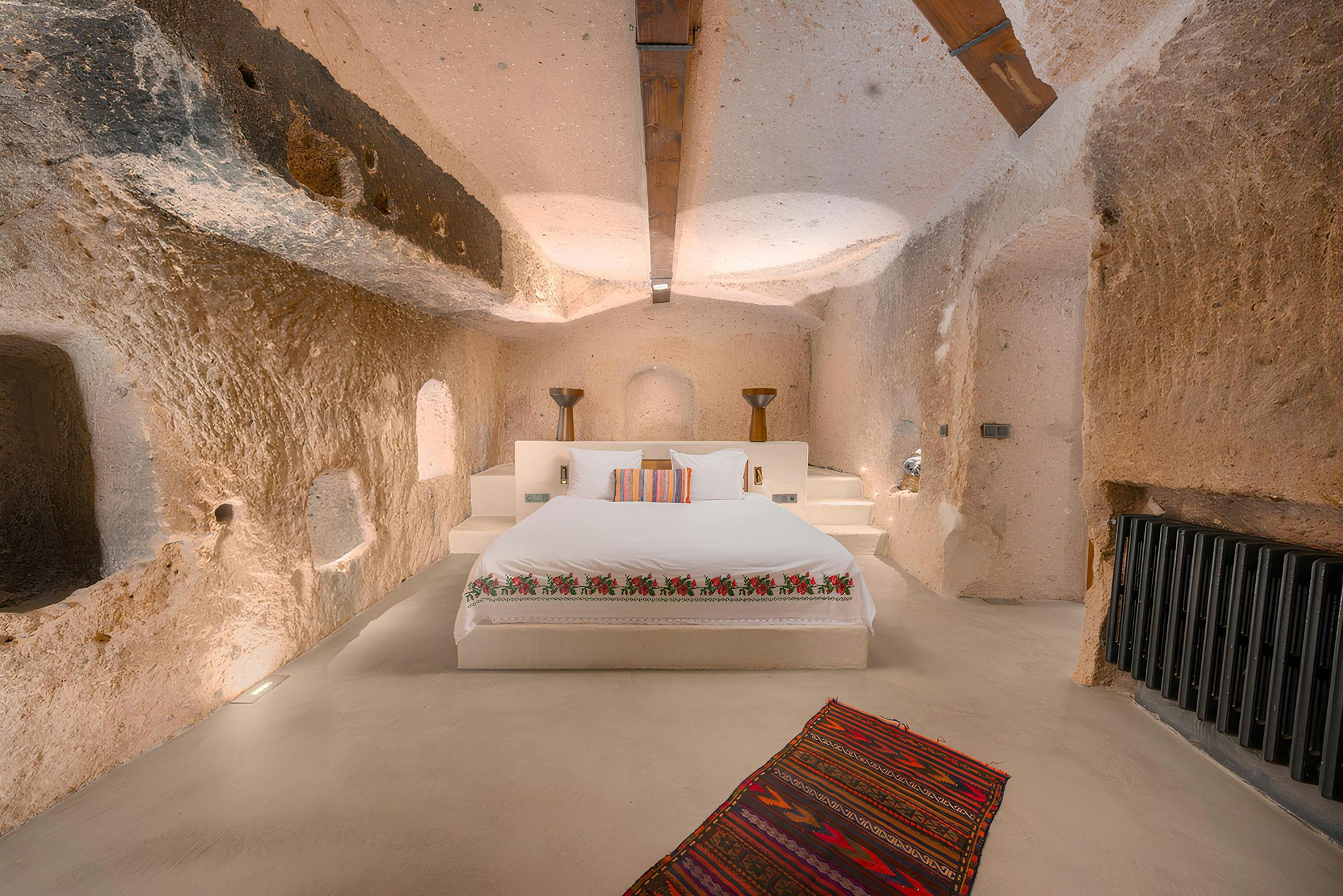 BnQgWybTqEeTo9A15bgbrg_Design_Cave_Suite_(4)_S