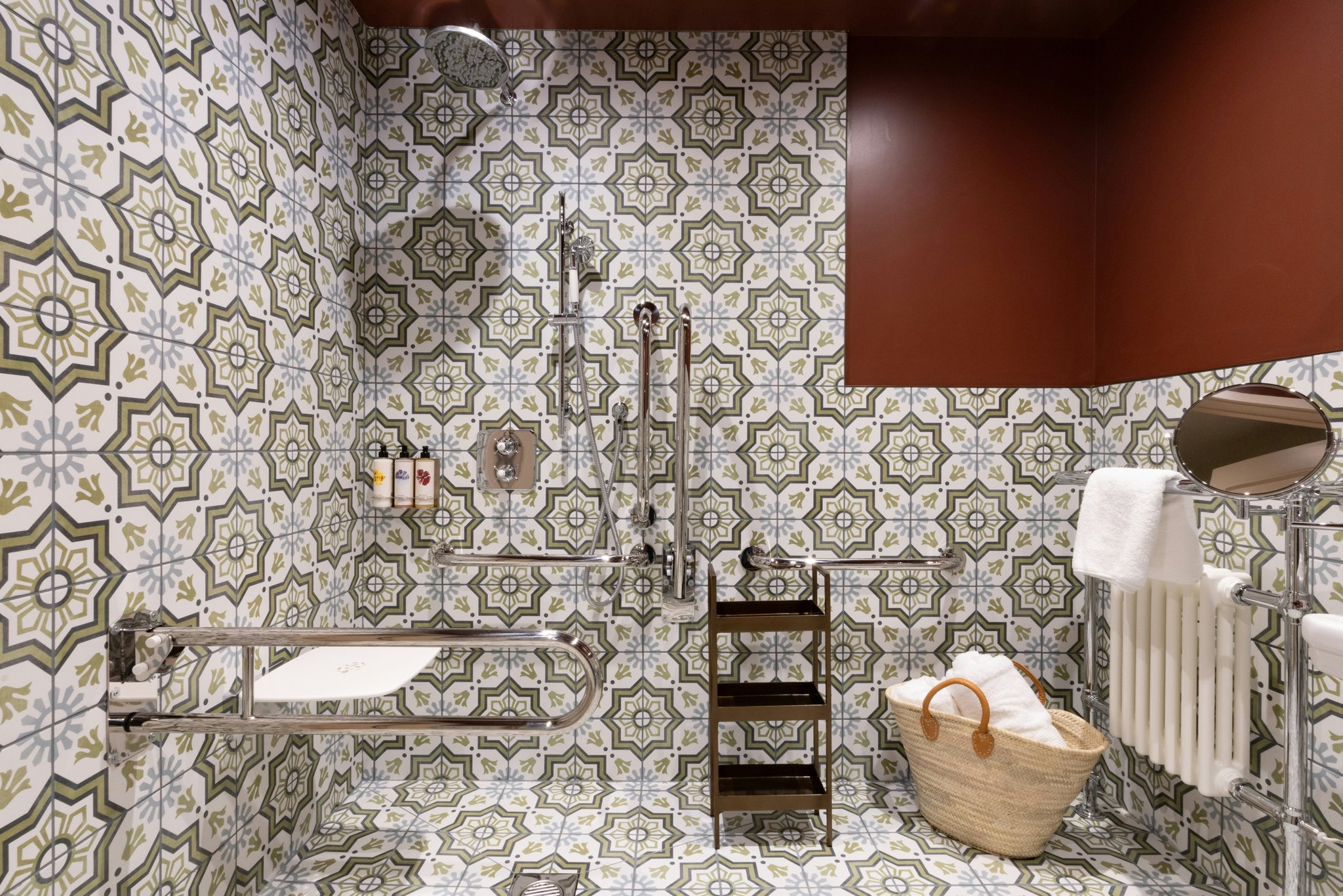 jHl4WuFSk2eEyxZVeOdBg_Access_Bathroom_(2)_S