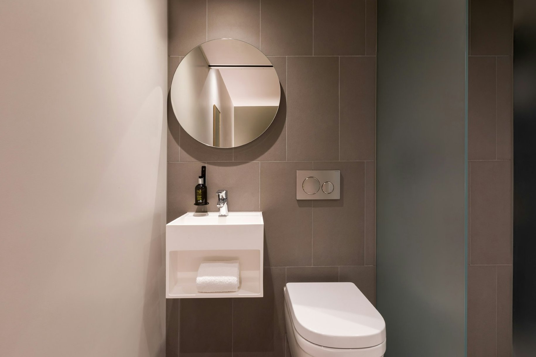 1bMBFNtBvkOZriqQacykiw_Assembly_-_Compact_Room_-_Compact__S