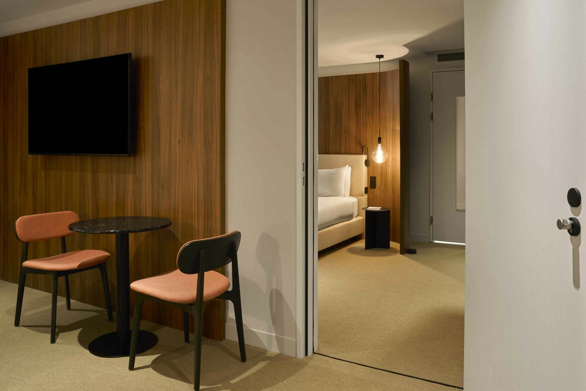 03qSumtzzUm8xpGzu1Xq0A_Snooze_Room_(6)_S