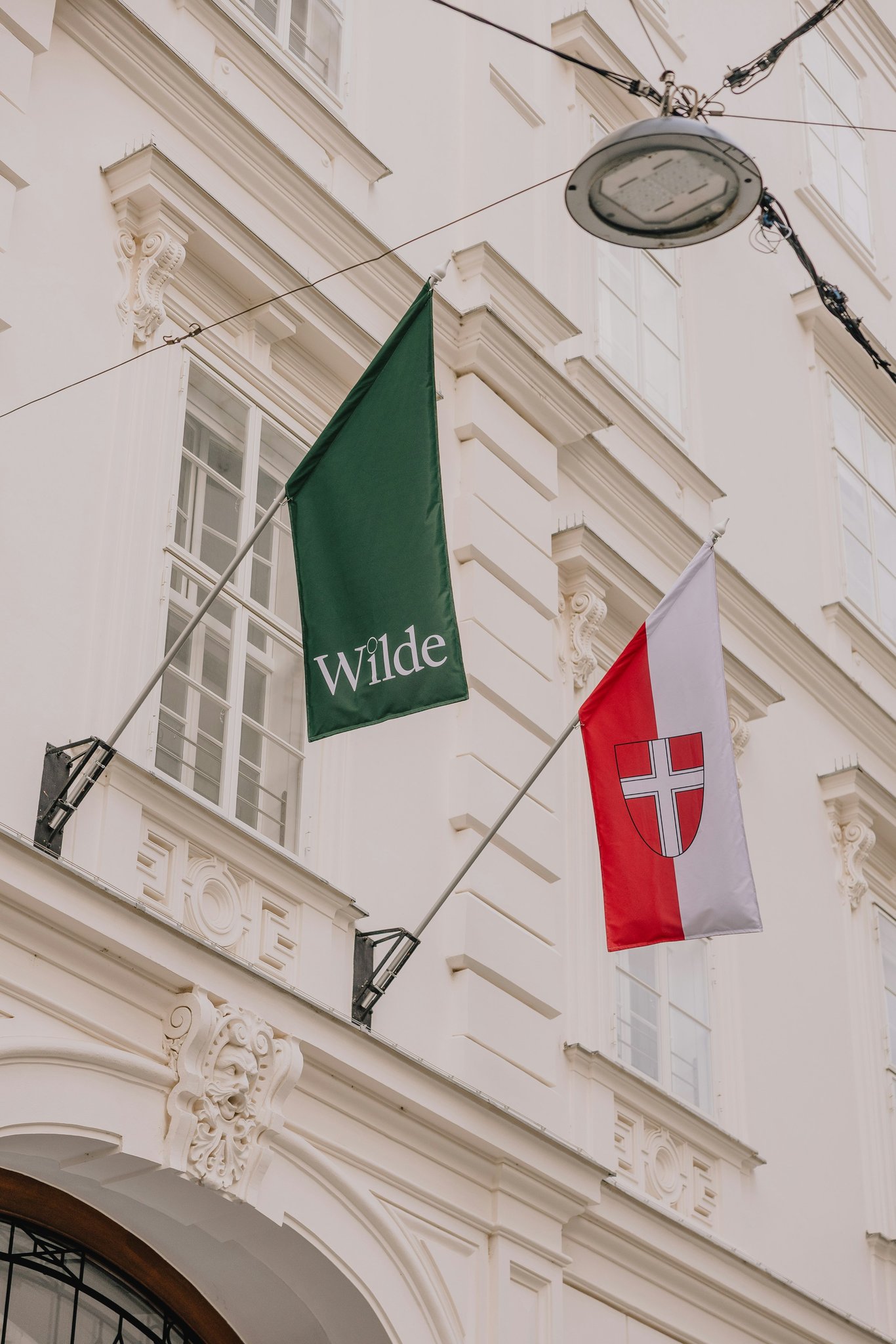 dEJTM6Dwk0itdXwdt3yNSg_Vienna_Building-1059_S