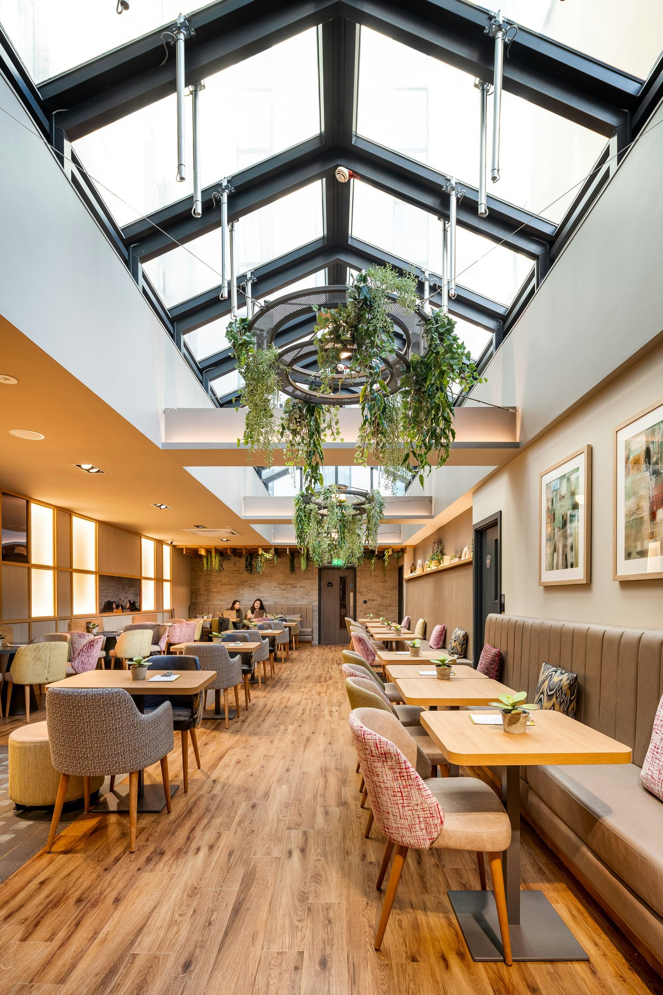 ohU39JwPZUmpKivaDzOHgg_Shoreditch_Lobby_S