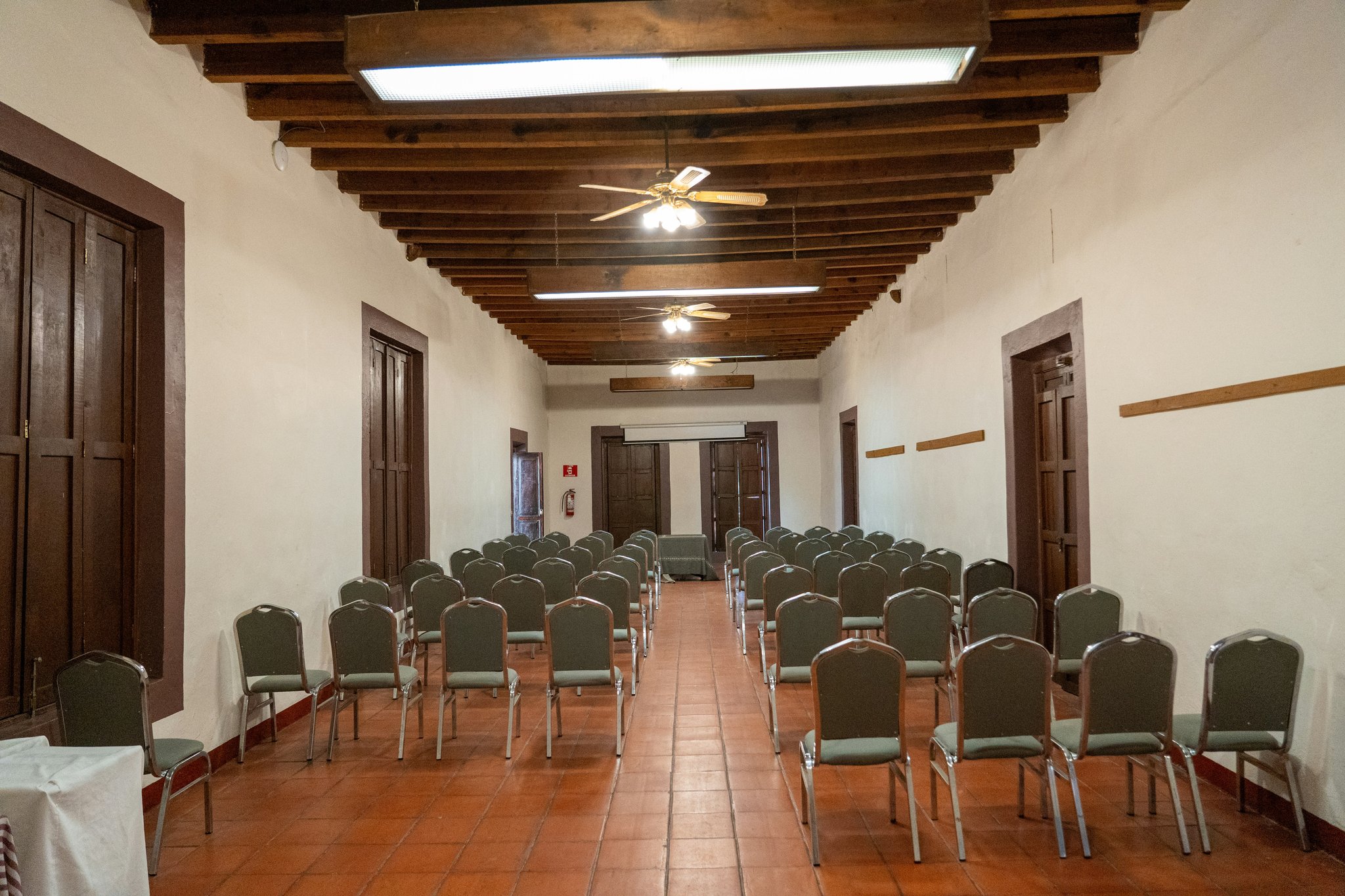 ofZ2Q3PaLEmdbLuewDHPGg_Function_hall_(6)_S