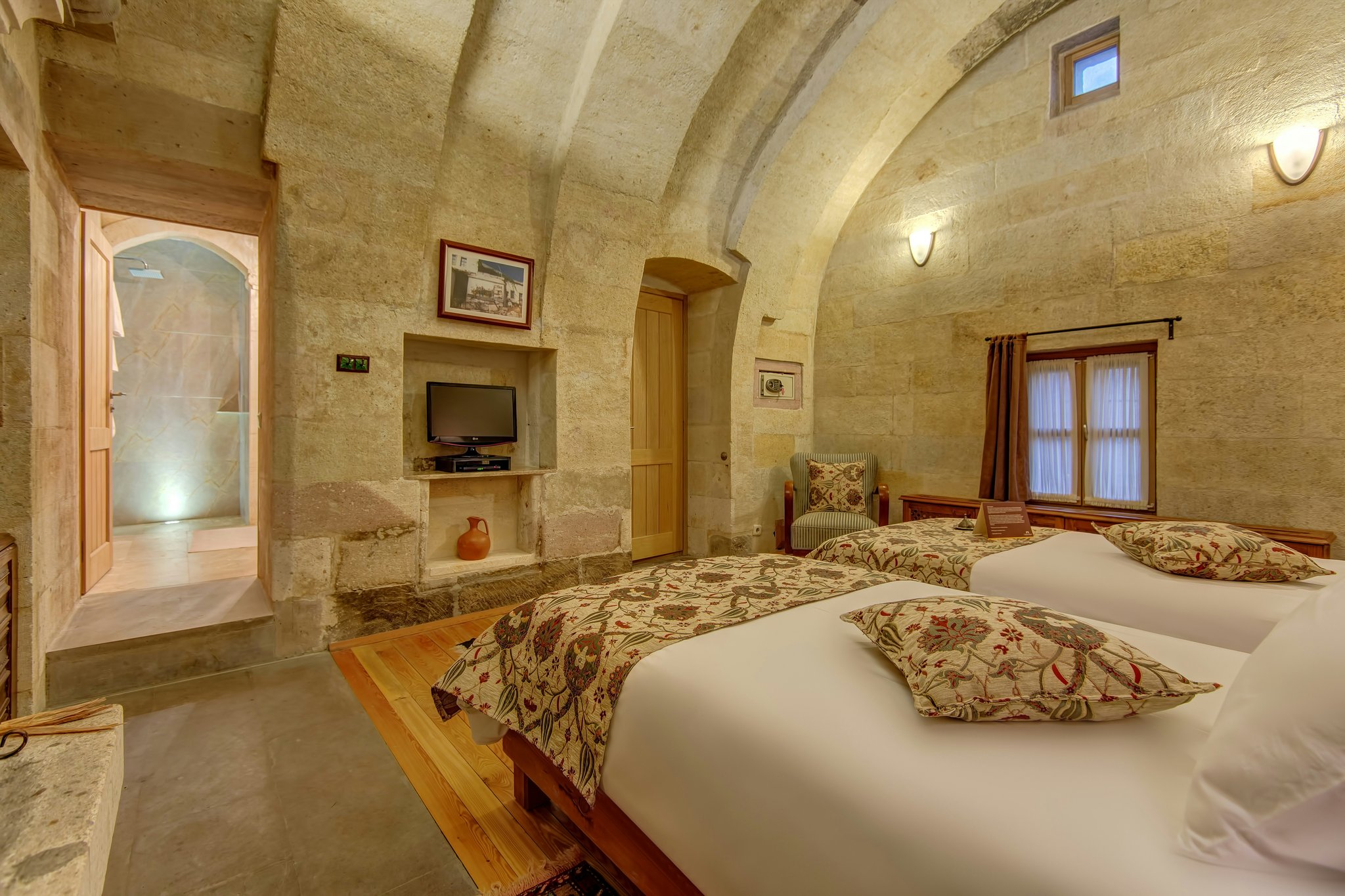 jeSDFwp5v0S4gFkJGRCWWA_Deluxe_Room_with_Fireplace6_S