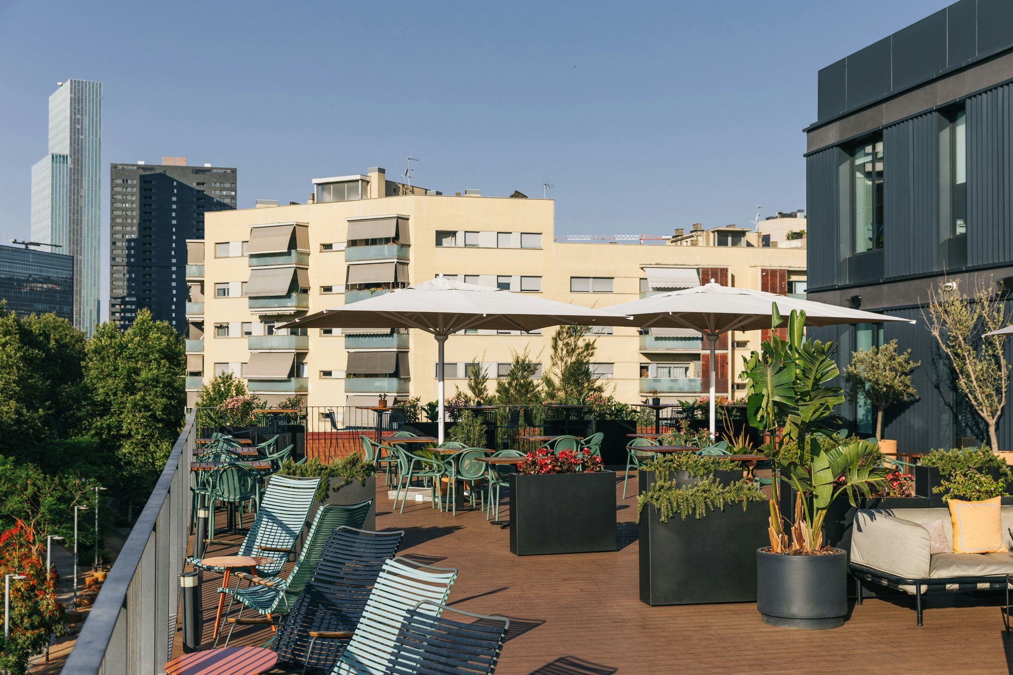cirTZpcZUOdWdnCz3jQ_The_Social_Hub_Barcelona_Rooftop_Terr_S