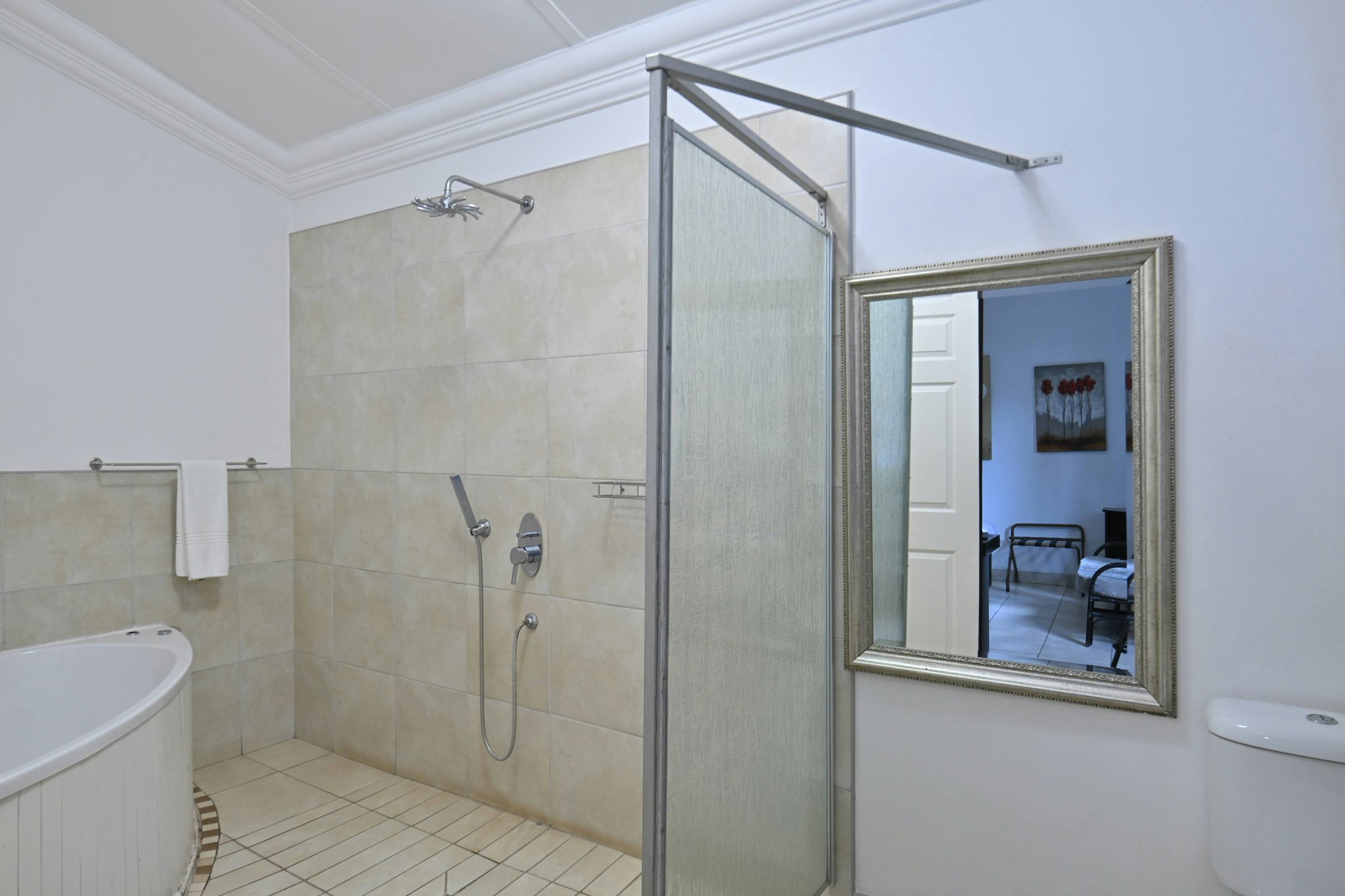 CdCHOd8hukC8g3LsXUVoQ_Accesible_Bathroom-2_S