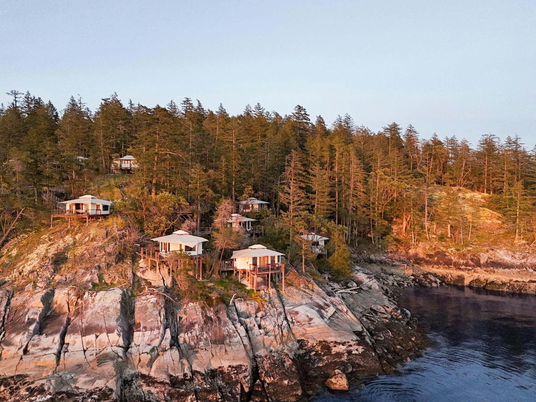 3EIzD1MT30CCQoaWdE2s4A_Rockwater_Tenthouses_Cliff_(too_sm_S
