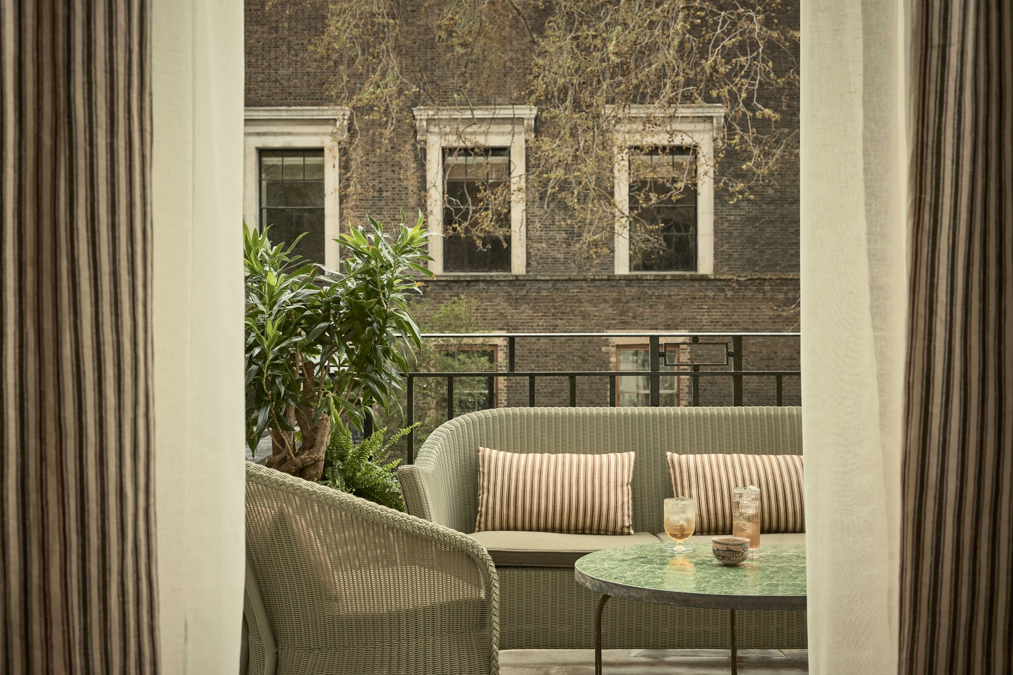 US6dkW8jRkirAqB4wp3GPw_Terrace_Suite__S