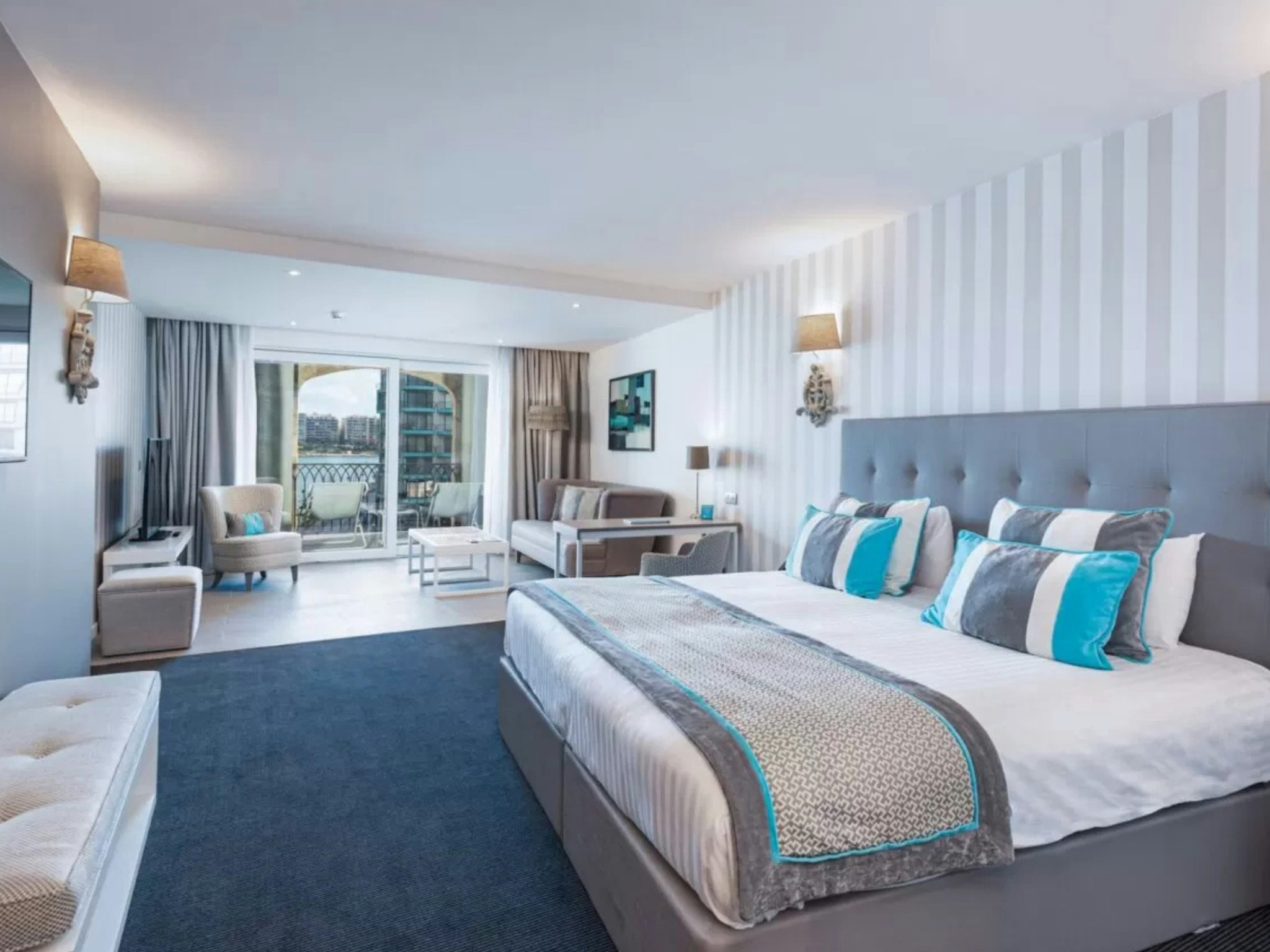 9Uo79WUESKjmkserkQ_Designer_Suites_Sea_View_S