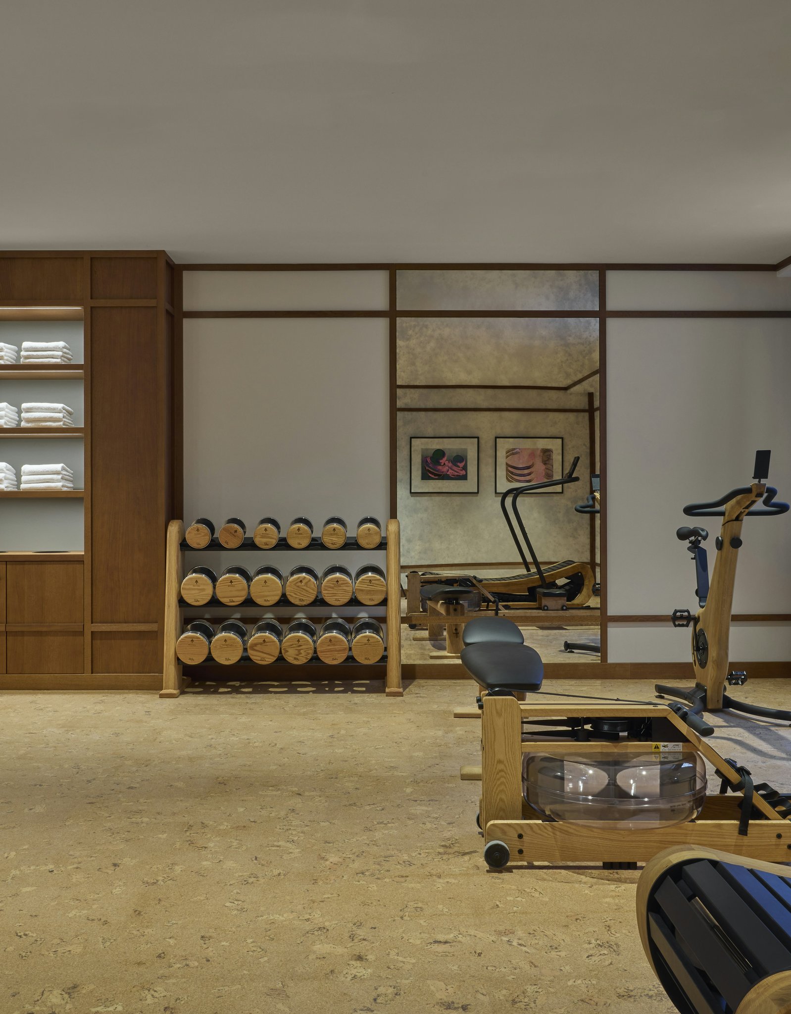 Ow19zNneiE2wJpyi9RrlQ_Gym-00_S