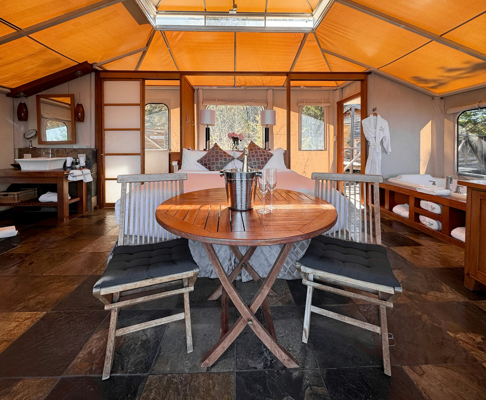 KdWpj1TGEVxSDfxfU2fw_Signature_Oceanfront_Tenthouse_(18)_S