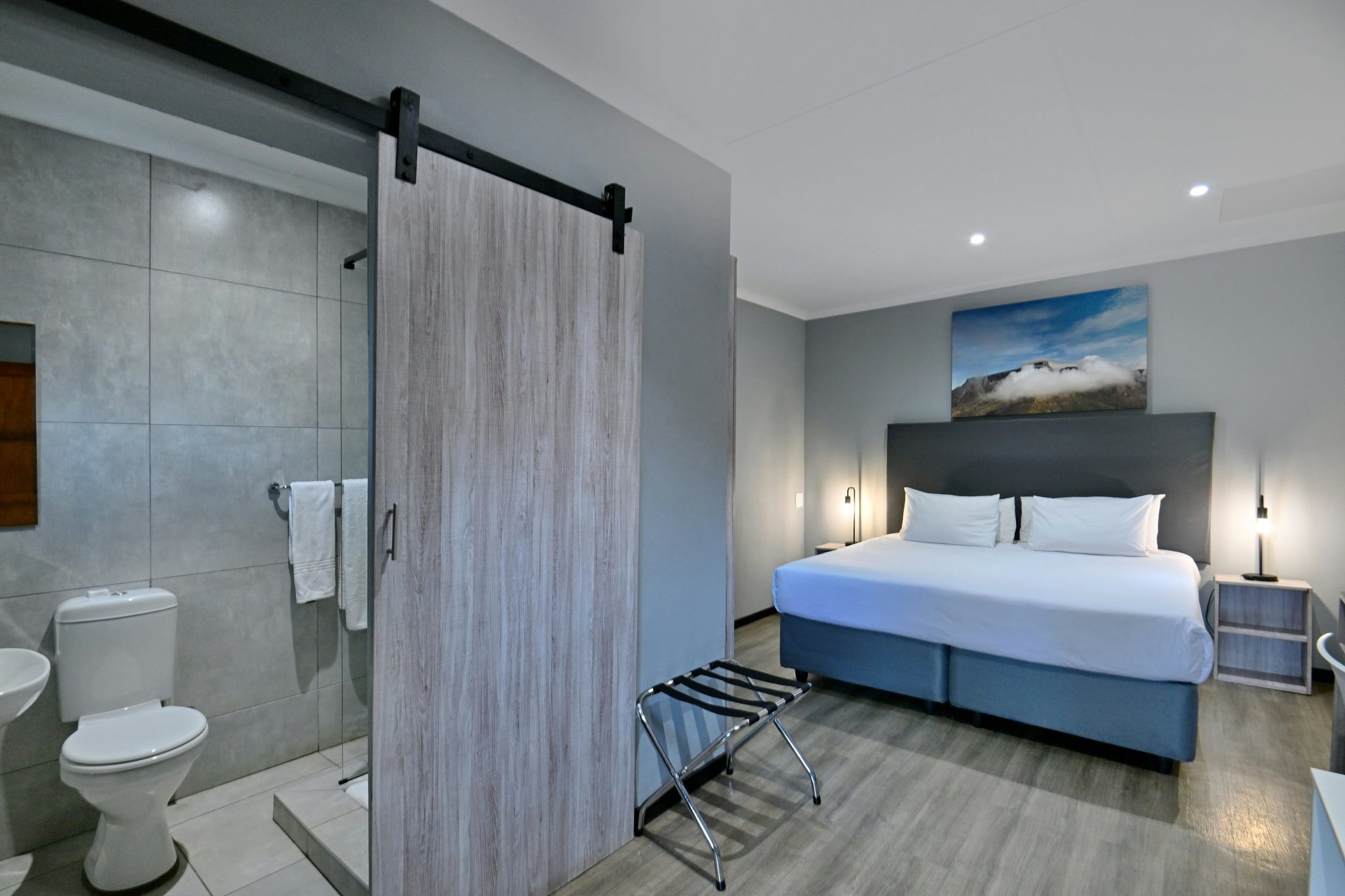 FpHk1wB84kq7zrSITb4p8Q_Room_409_executive_(3)_S