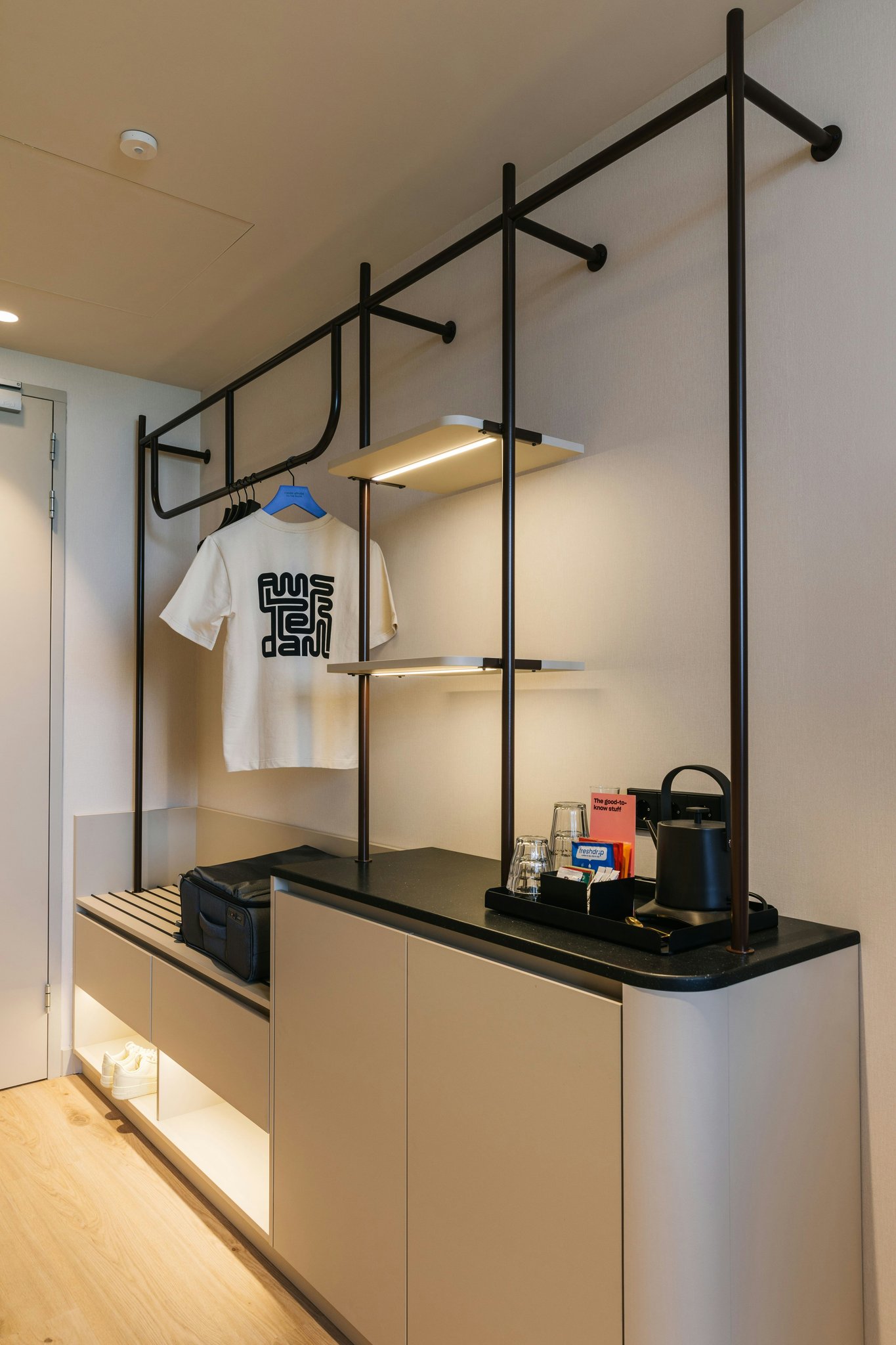 8g8lUn6YskSjE8EqGlmTqQ_TSH_AmsterdamCity_Guest_Room_Examp_S