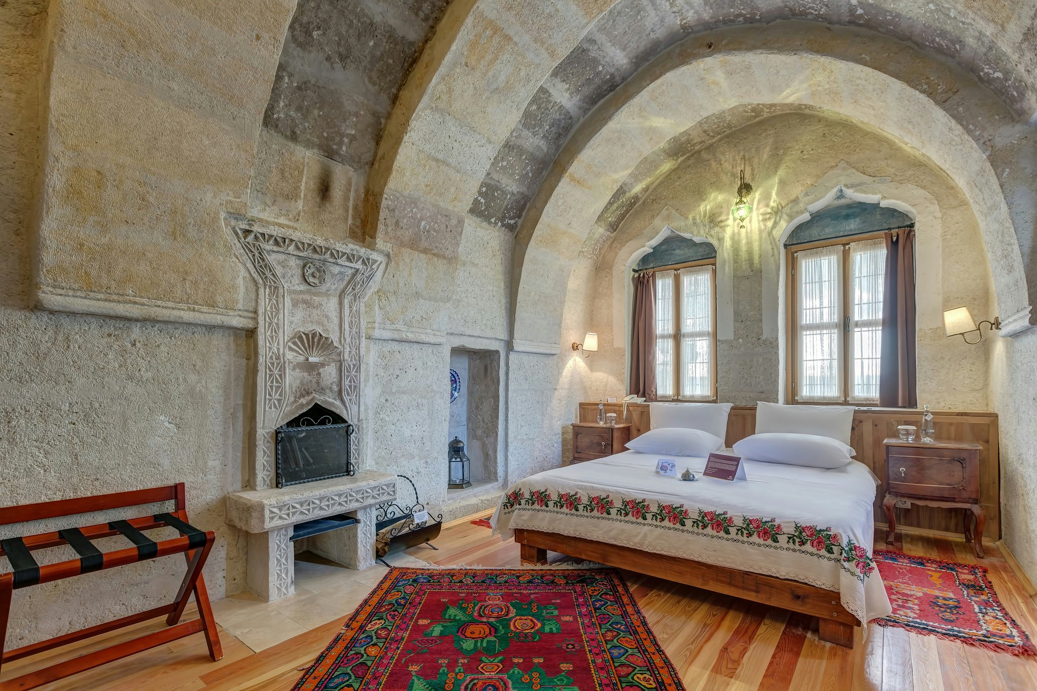 2gL8N75USTHtsVMJ0bbg_Suite_with_Terrace_and_Fireplace-20_S