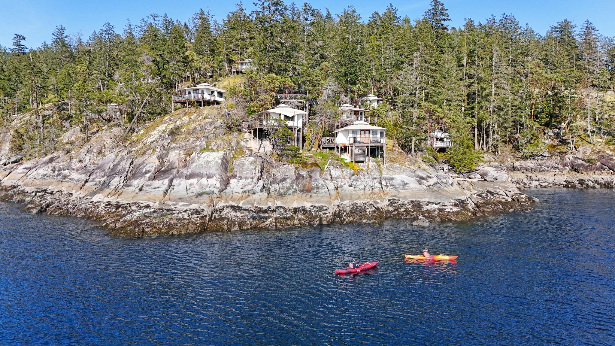 WwVSIykNikqzhJOzcCQTNA_Kayaking_at_Rockwater_S