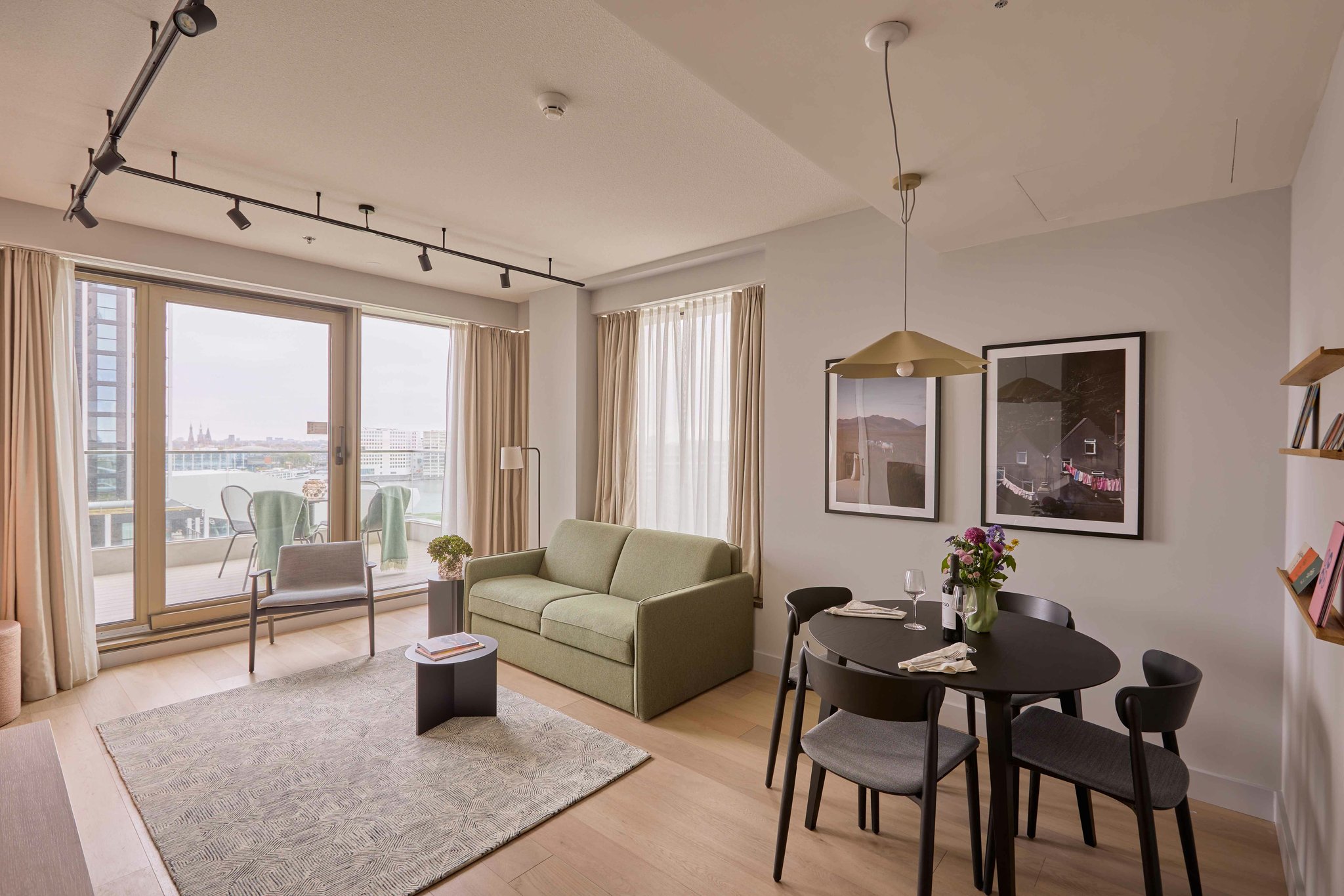 TxE8xXNWtEqieZ58qUUiA_Living_Room_1_Bedroom_Apt_Sleeps_4_S