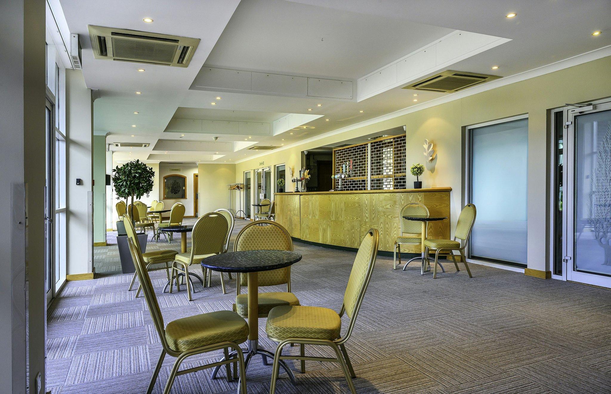 gEC3GPPEGiSXeFvo9jA_Parkland_Foyer_2_S