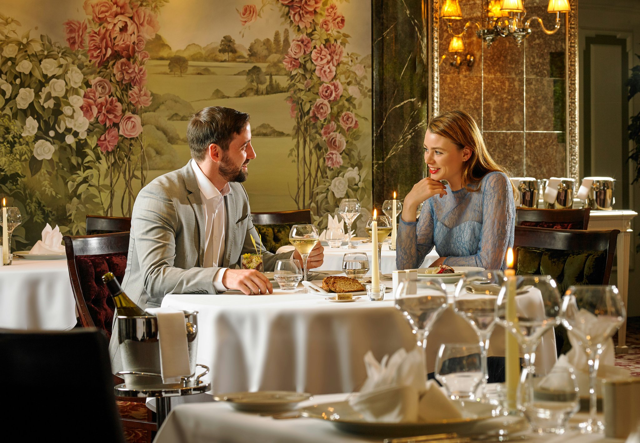 IoT4vs7OiU2EHiaJn9hpQ_Rose_Room_-_Dining_S