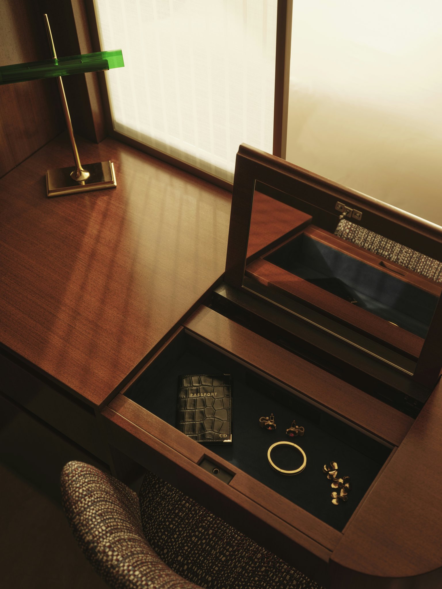 PTBal55h6kGJBZGLy7YaJw_Superior_King_Room_(3)_S
