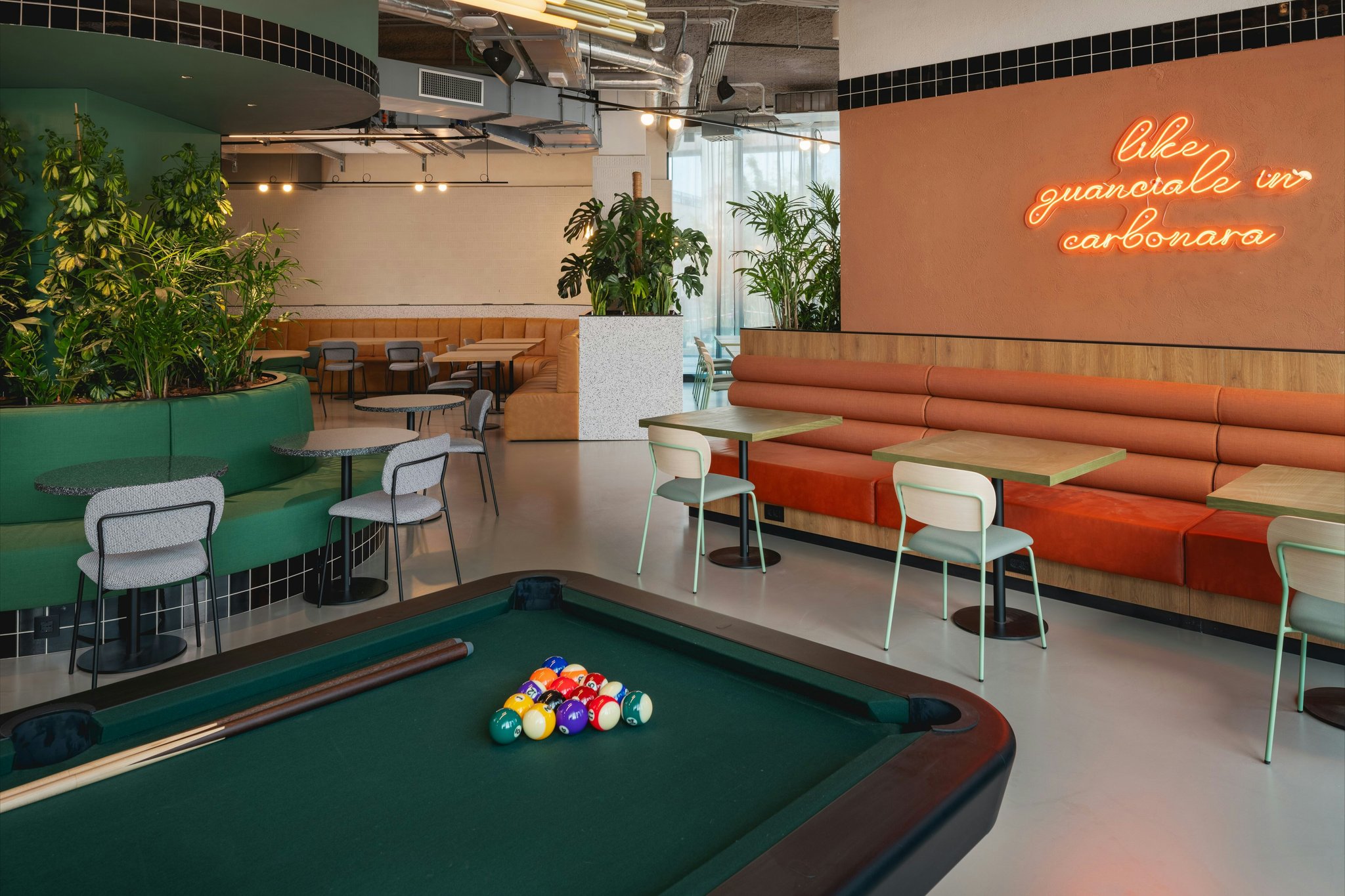 EanX7kHOWE3GGnCIIRO0w_The_Social_Hub_Rome_Gameroom_Lounge_S