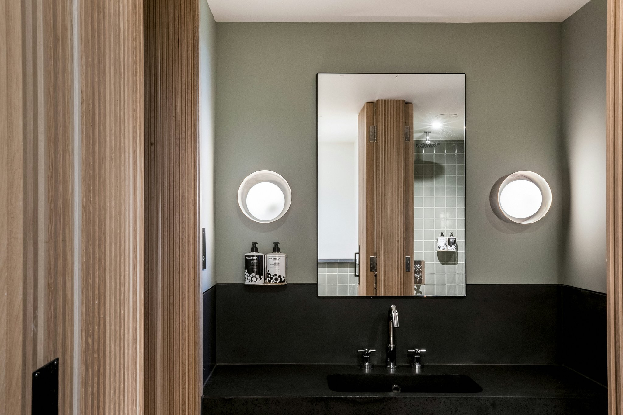 fEvB7oW4T0Od48XDdoKEWw_Bathroom-00_S