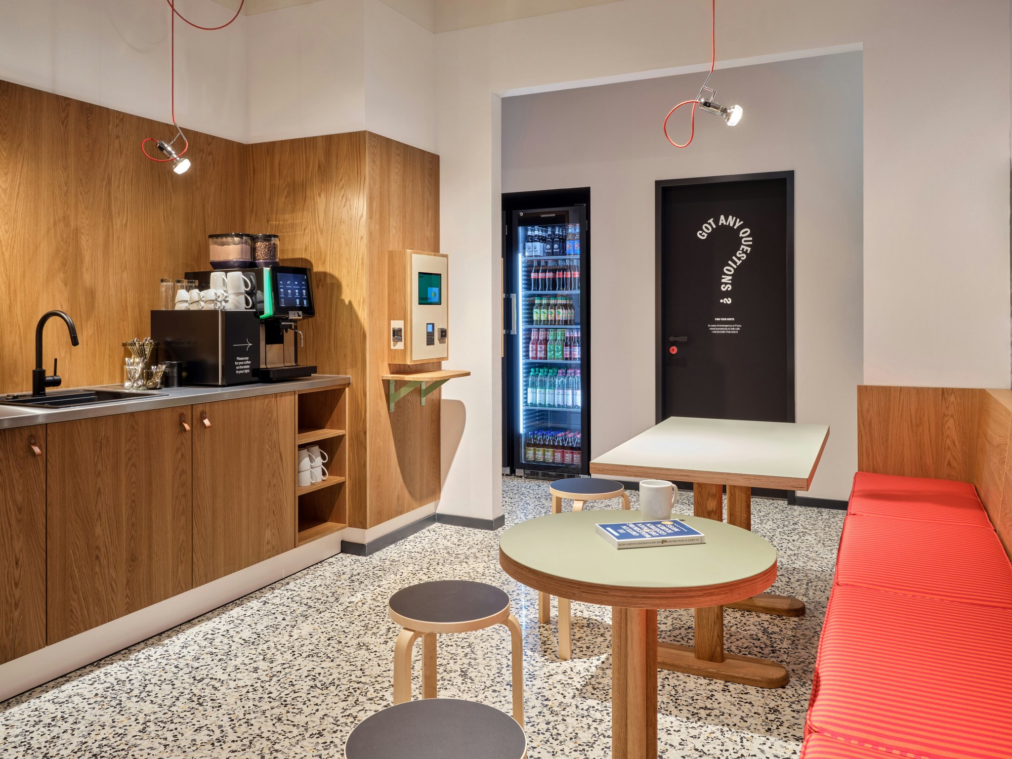 Od1NlWOaECOgqKipYCiQ_Stayery-Wolfsburg-SH-Loft-Kiosk_S