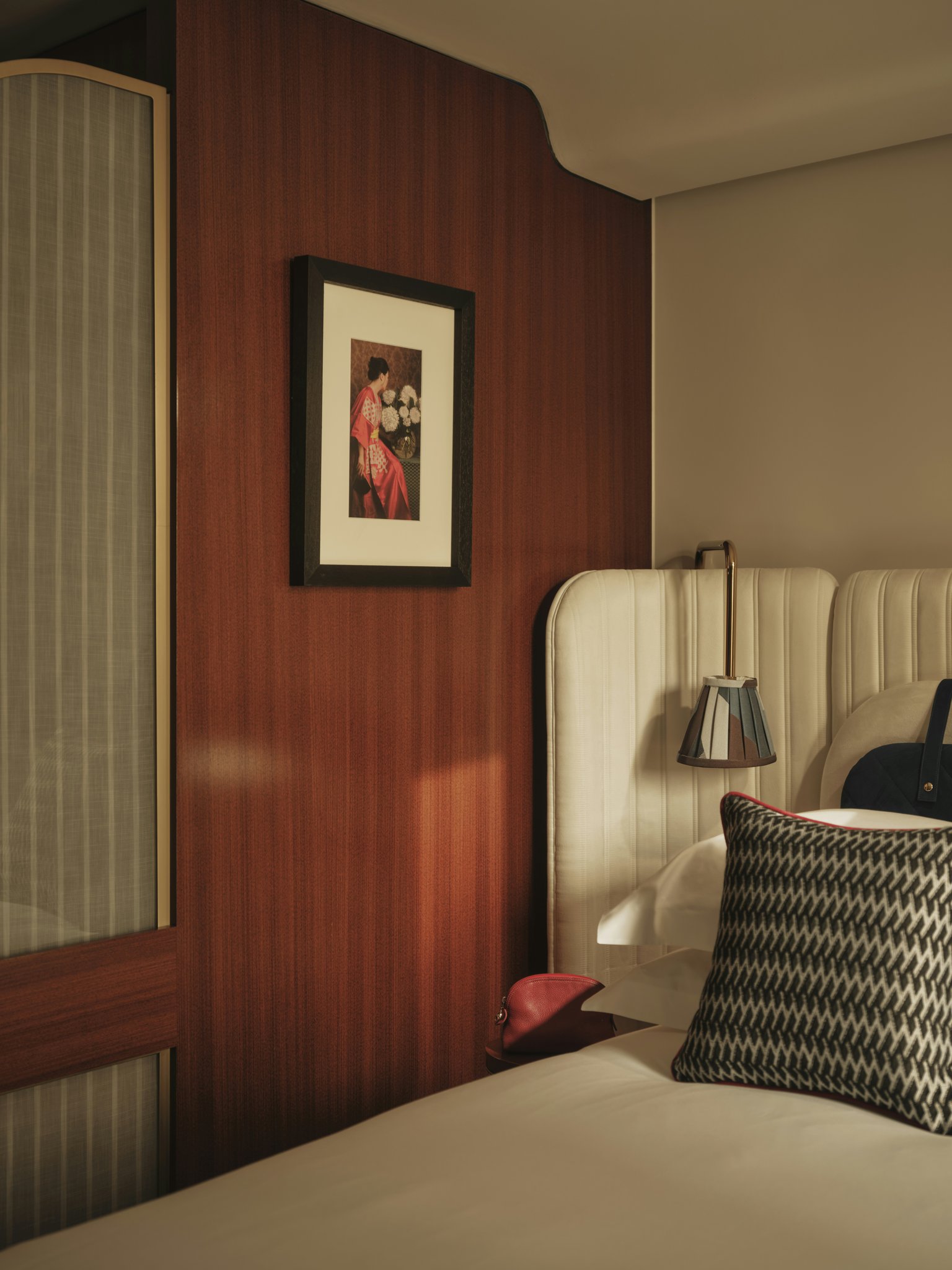 F3l1Jl4ek0KZ1slvfueJwA_Standard_Queen_Room_S