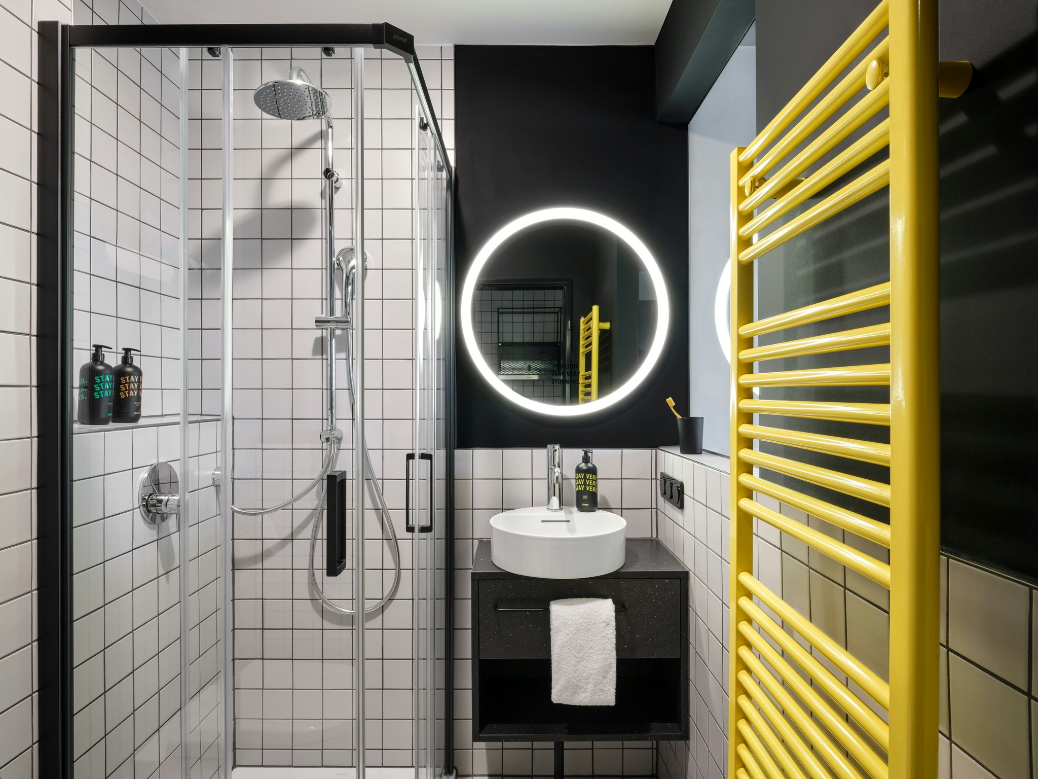 yxVm8VpZ406XwS7Cku8p6g_Apartment_with_King_Bed_and_Kitche_S