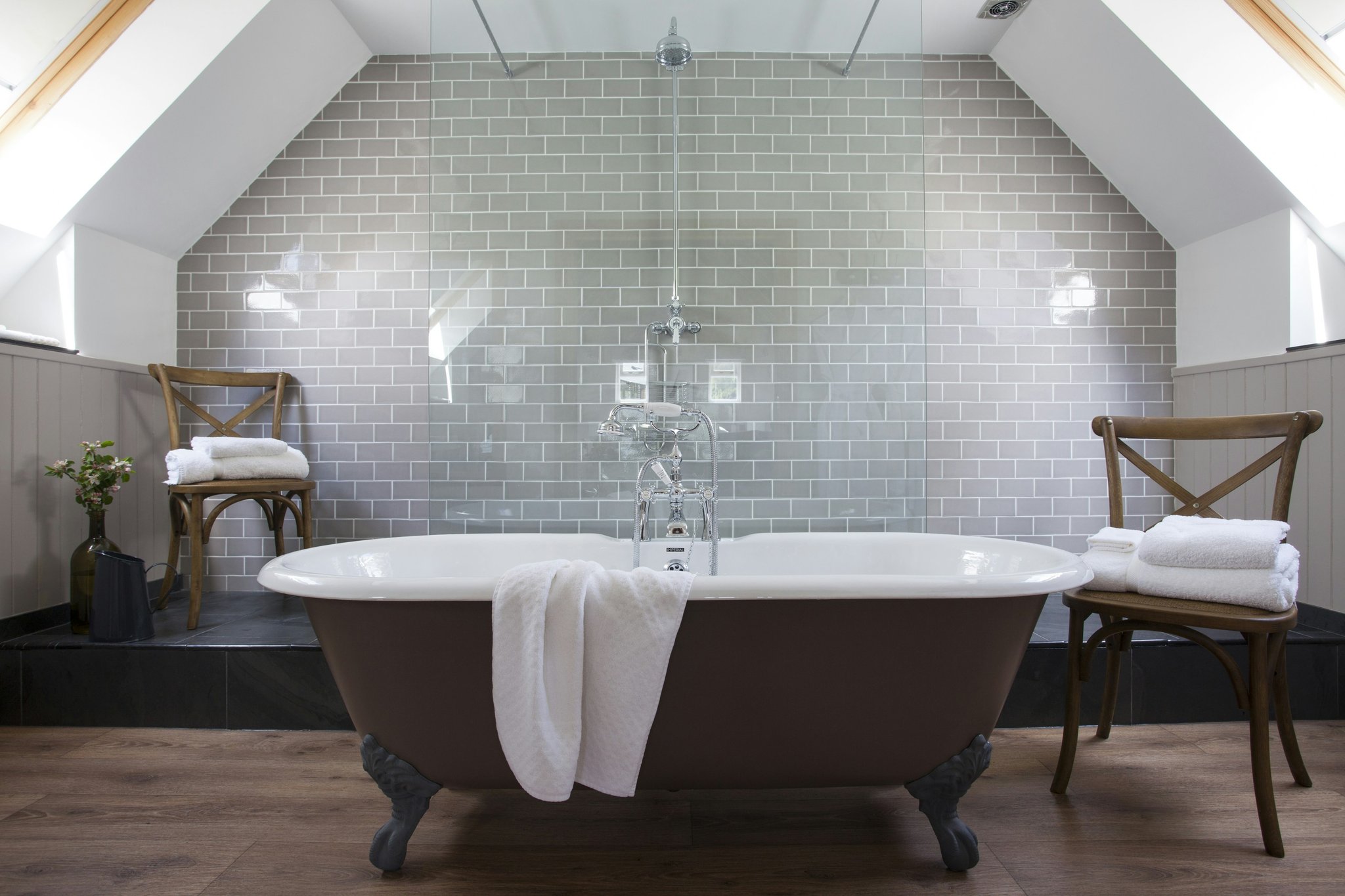 kc5zATAWKkCqrpRCF74uuA_Suite_Loft_Bathroom_S