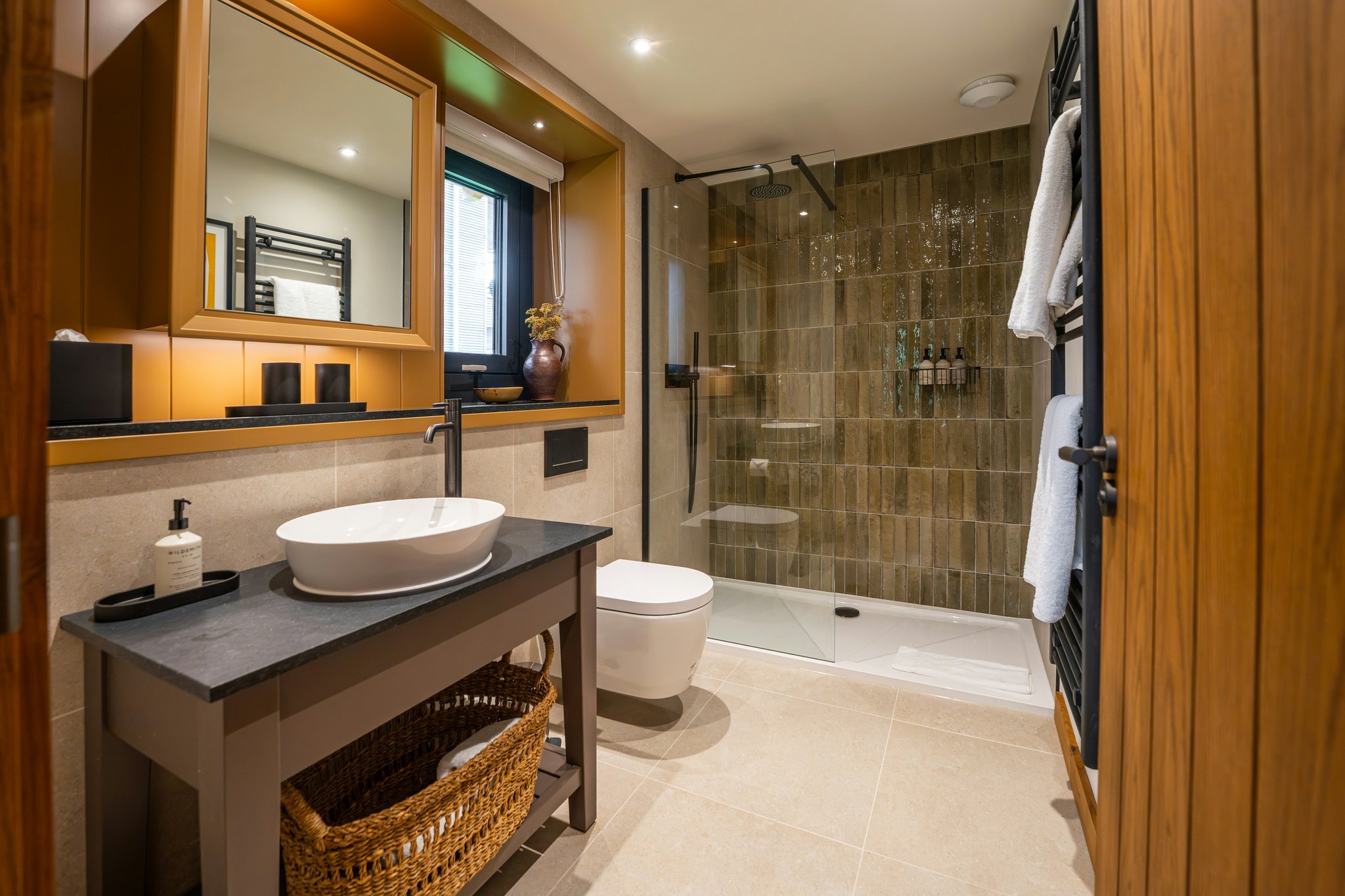 FKyQtD2iUqCRlZSxO3A_Cabin_Classic_Room_Bathroom_S