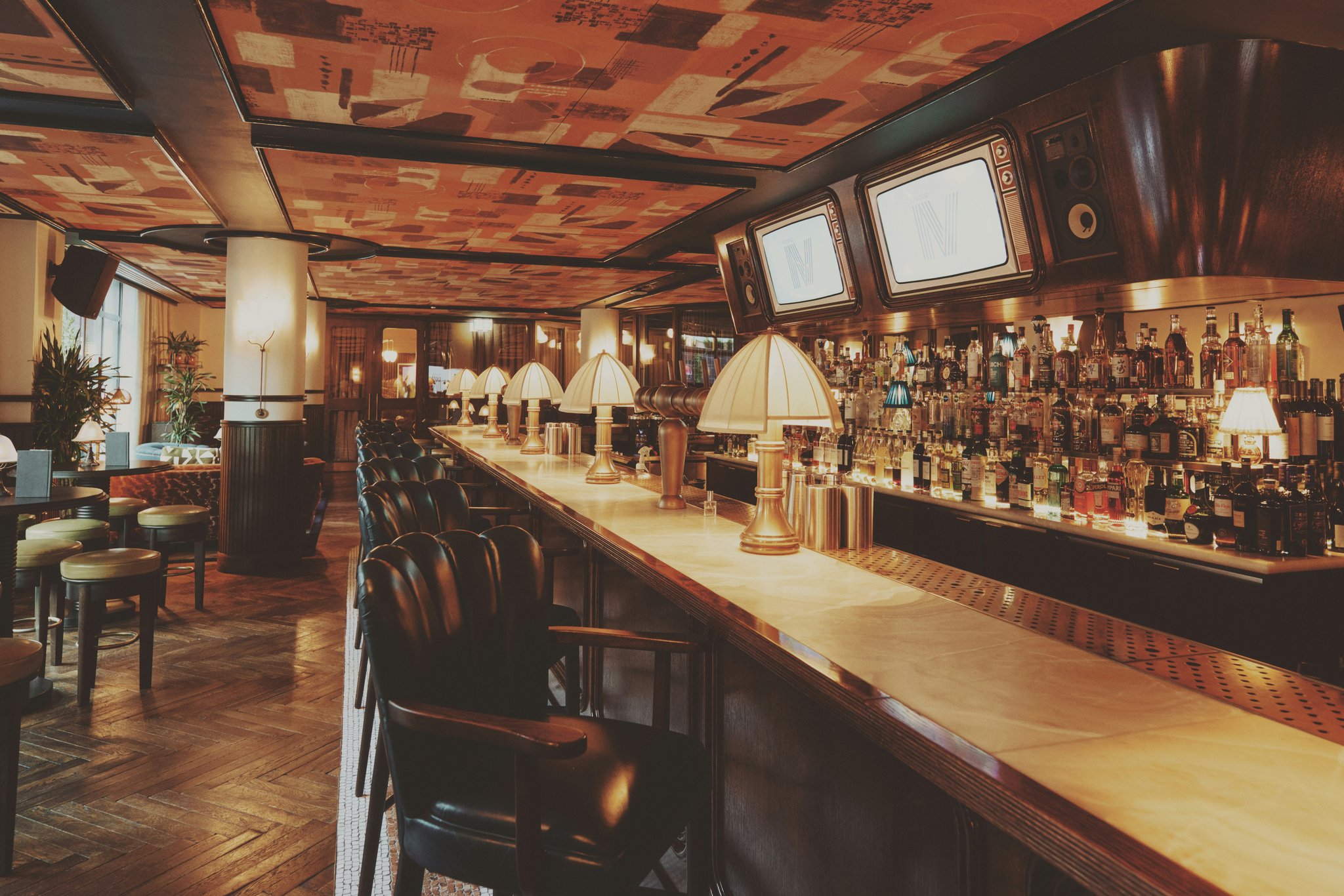 4B0WWfQEaWOyDKOTiTKQ_Studio_IV_Bar-01_S