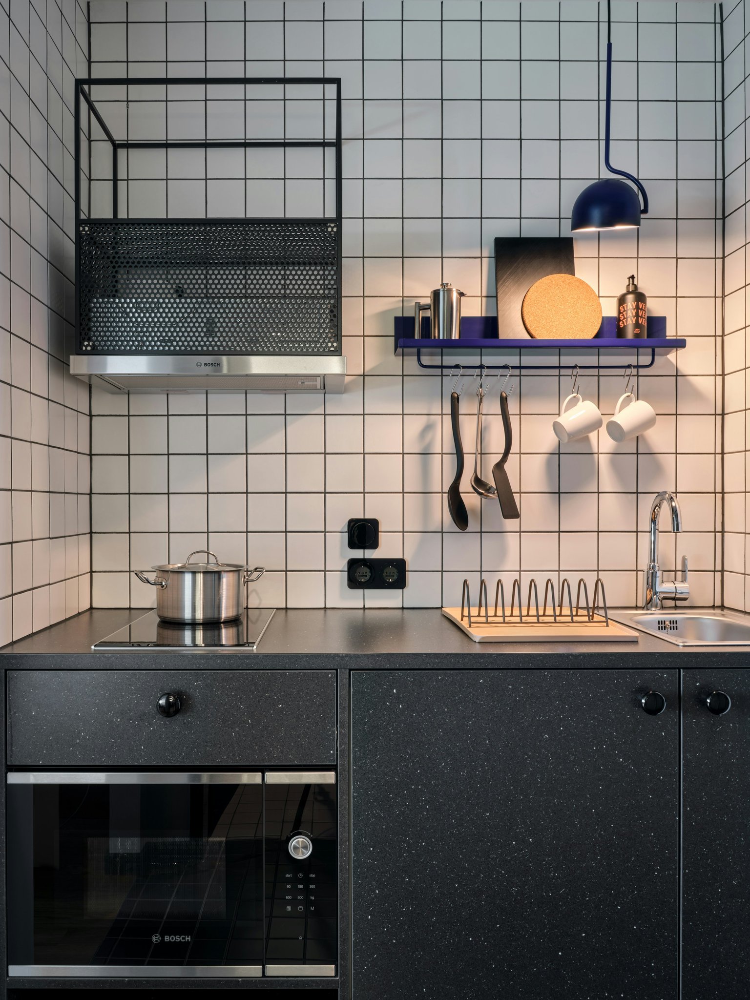 cSFZz3BkeGPUdfuBdYg_Apartment_with_Queen_Bed_and_Kitchene_S