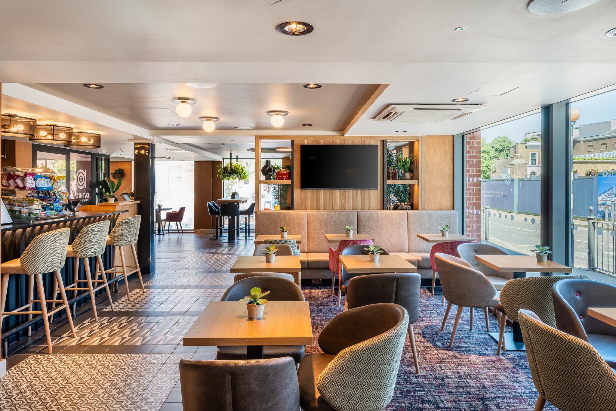 Kj01DHCnGEKw51h68Fxh4Q_Canary_Wharf_Lounge_S