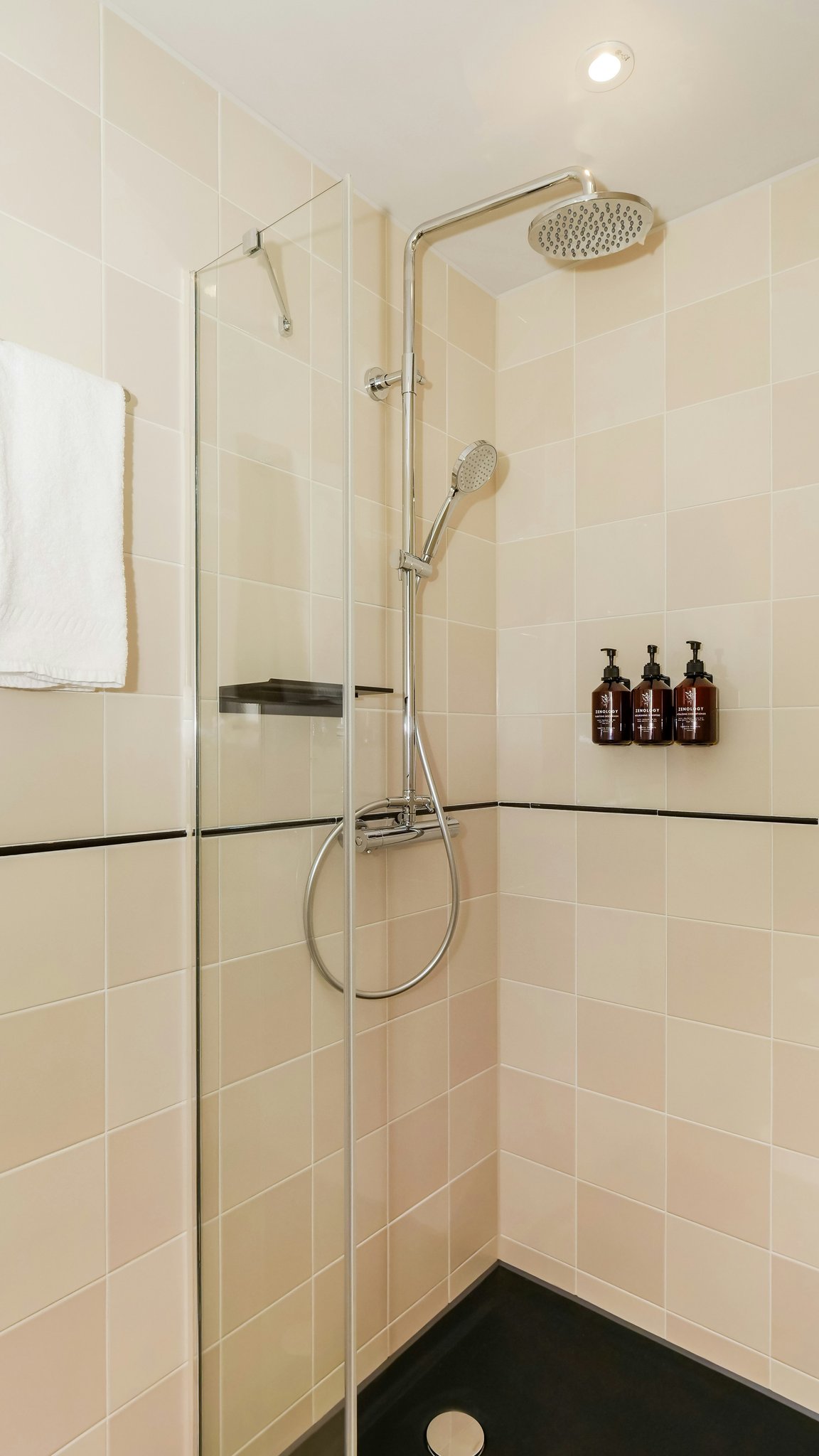 RzQYLj3rEWr69i8tRTGw_Signature_Room_Glasgow-1_S