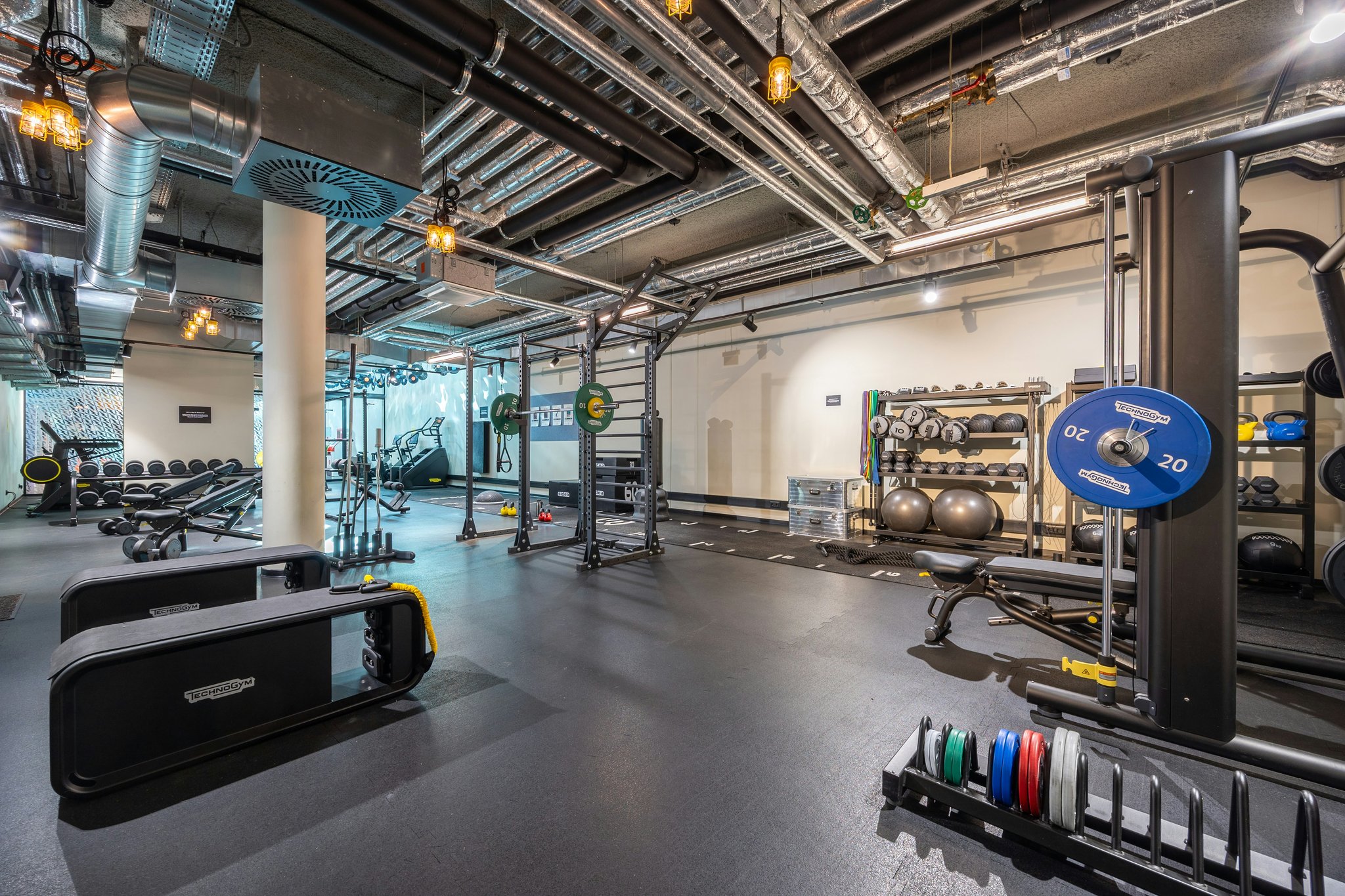 fjvB8F1Rf0ChyWZQPivfvw_Vienna_Interior_Gym_Overview-2_202_S