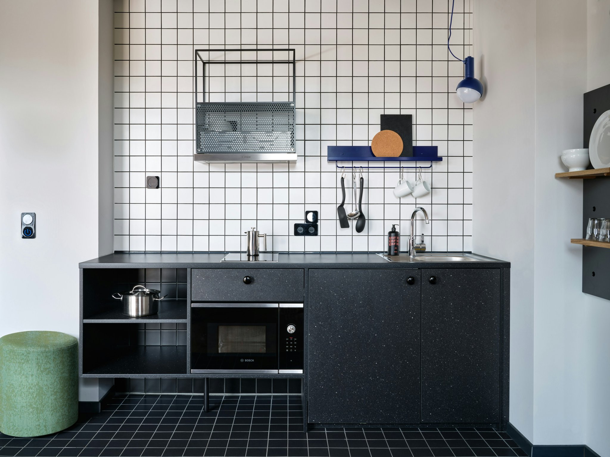yg3QKmwZkGSy7orlCMI2Q_Suite_with_King_Bed_and_Kitchenette_S