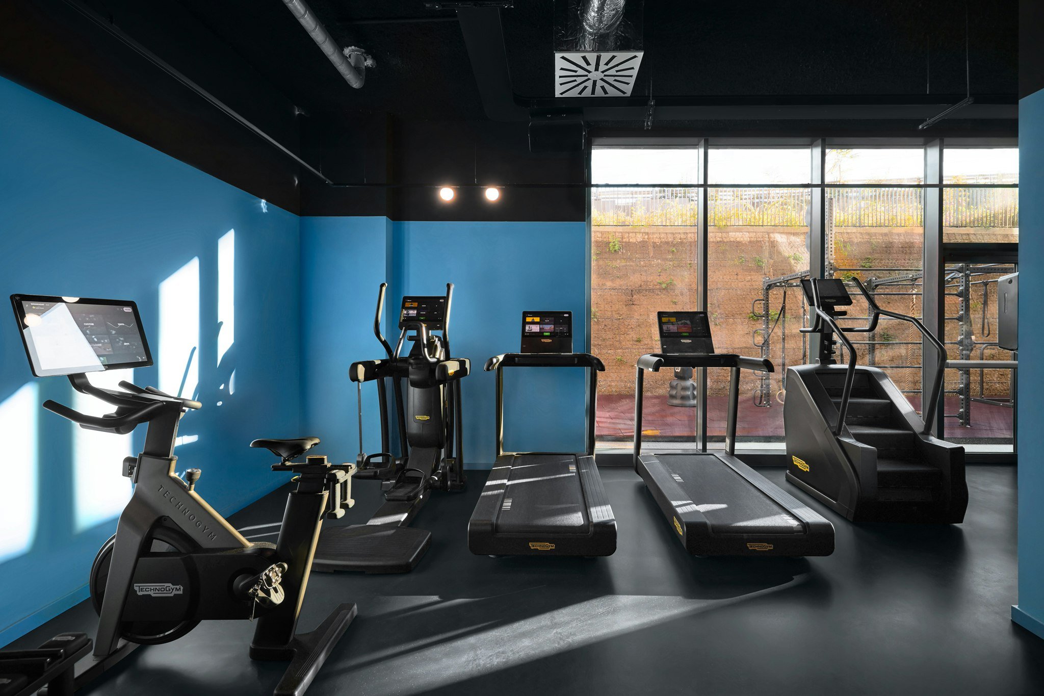 UBZLMlc00SFV2j7E9wwQ_The_Social_Hub_Rome_Fitness_Faciliti_S