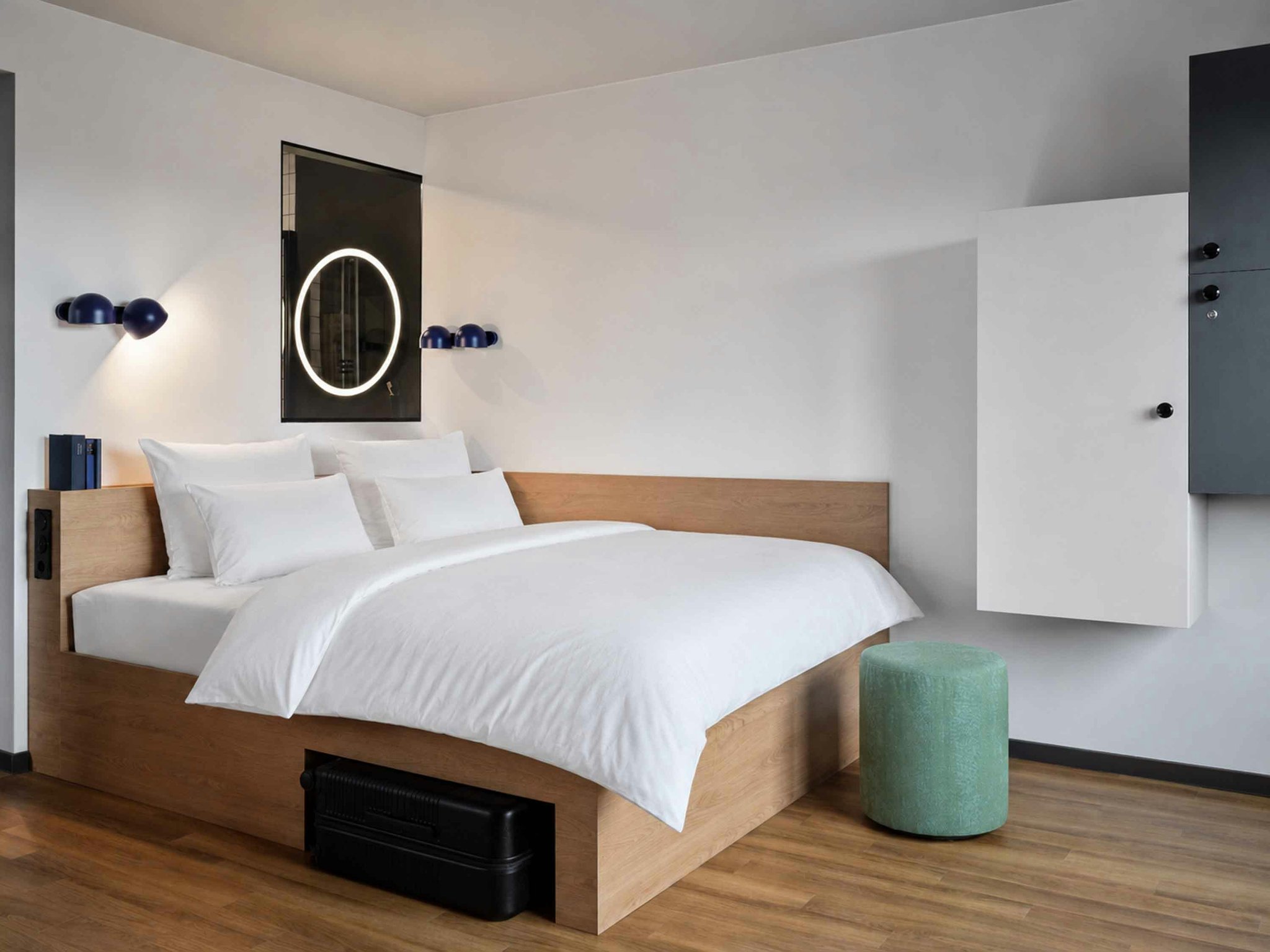YcwMZHzoTUGBlsag59ysZg_Apartment_with_King_Bed_and_Kitche_S