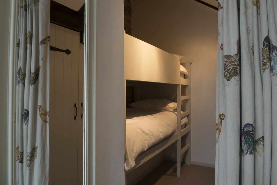 Room_20_(family_room)2_S