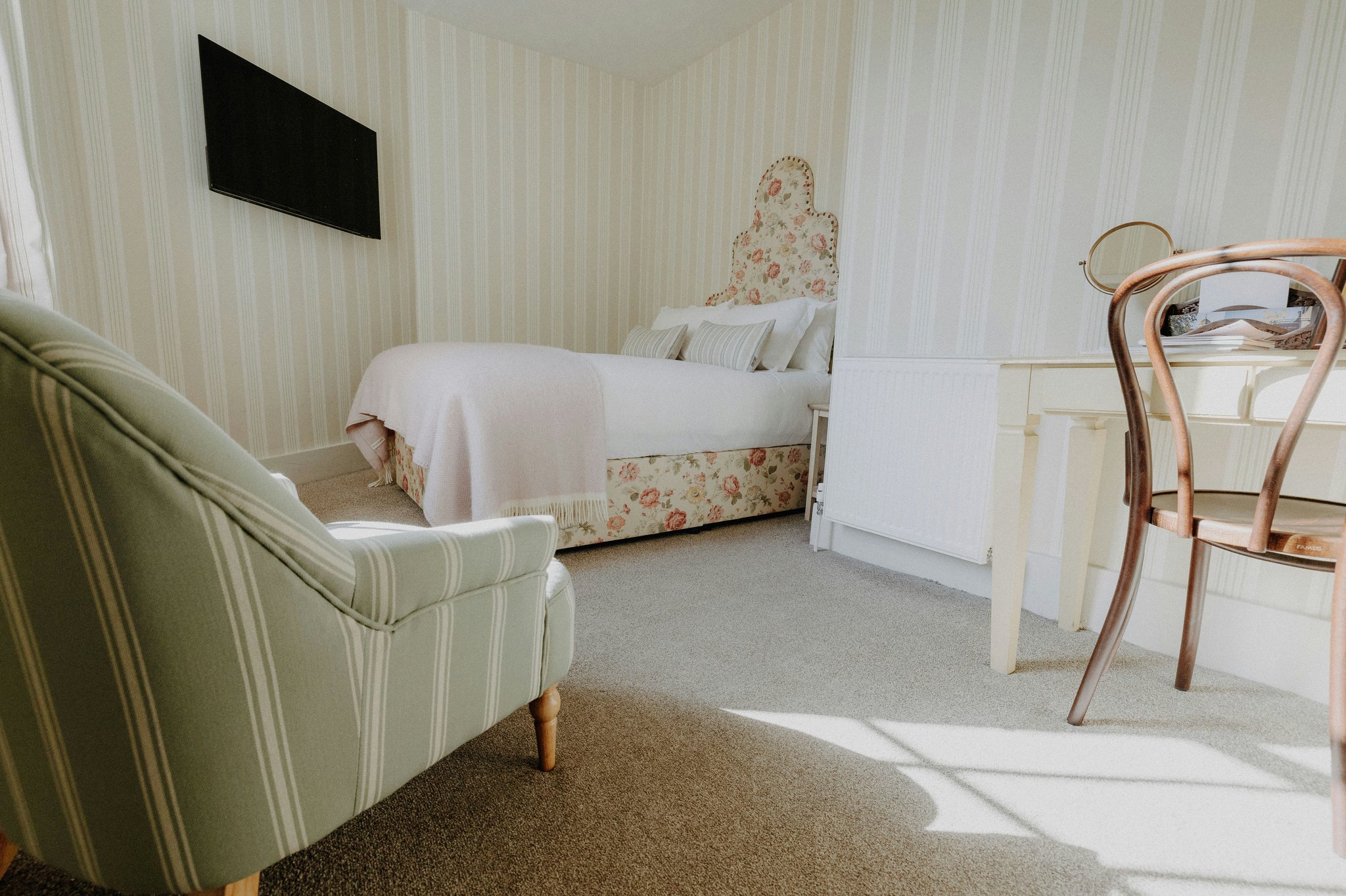 7t57ElWyU2Nmm3prh0lQ_Cosy_Sarah_Hoggins_May_26_S