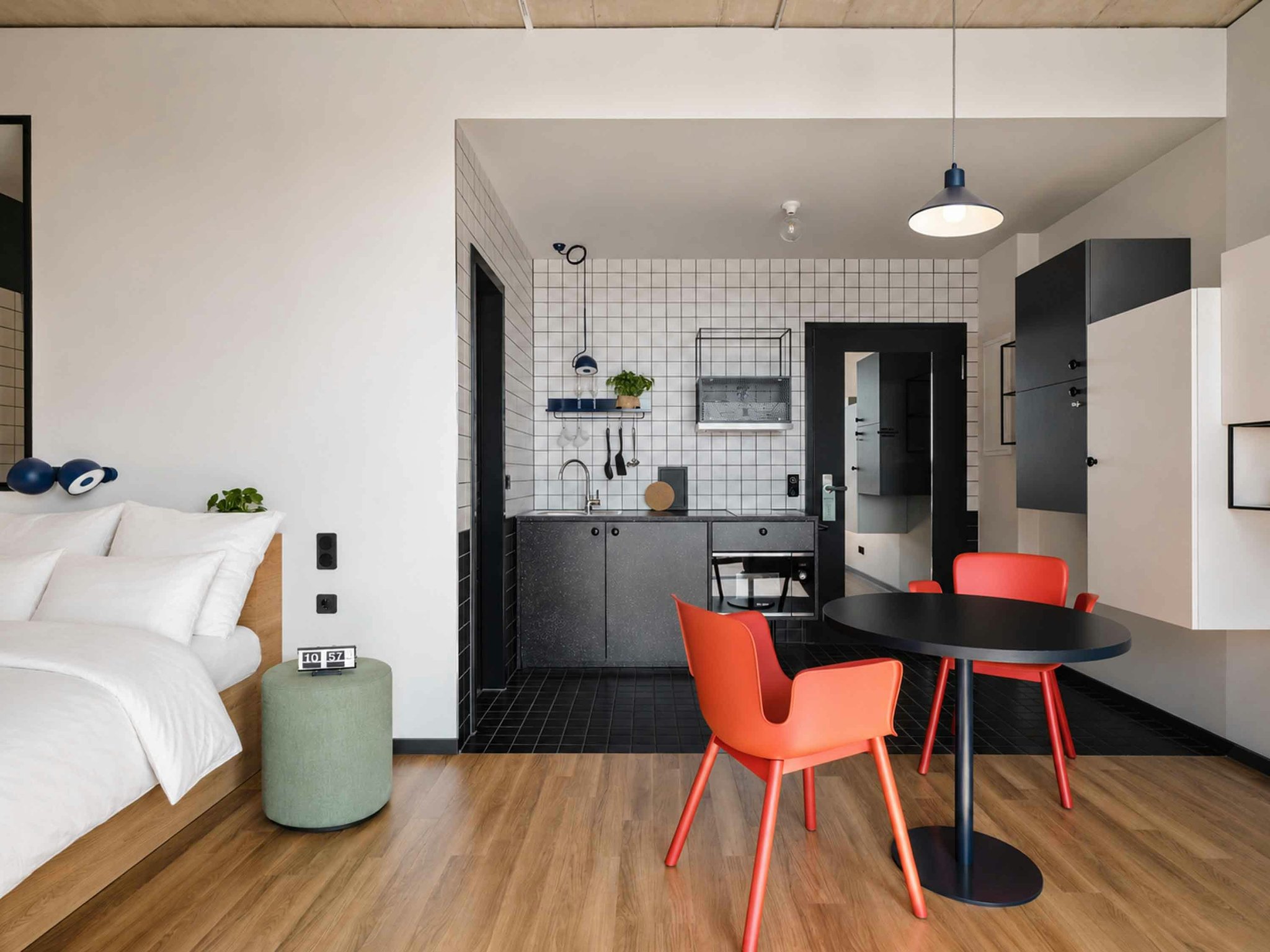 Qk9rsMeYQUyJe7fPyECSWw_Apartment_with_King_Bed_and_Kitche_S